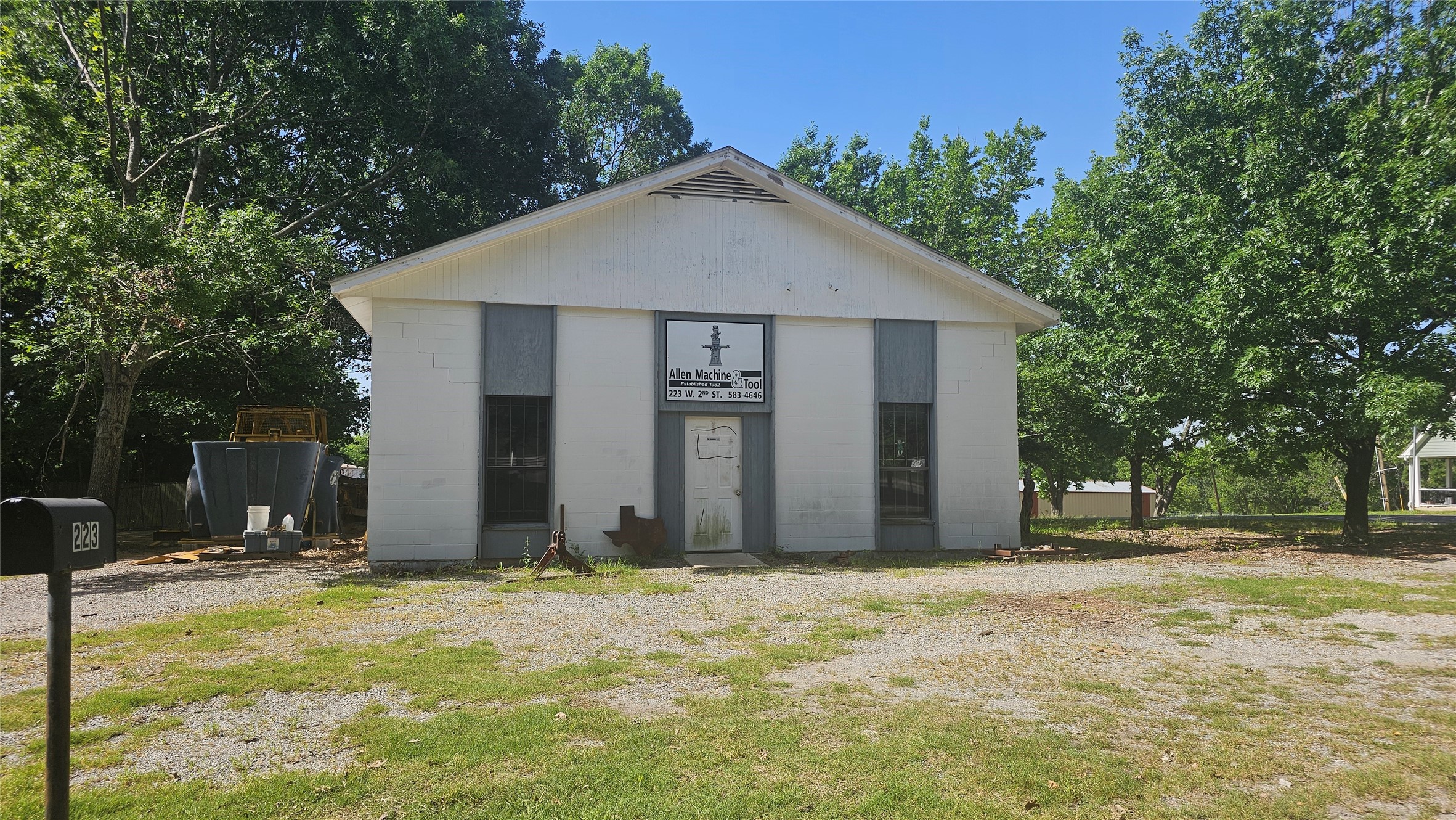 223 W 2nd Street Bonham TX 75418