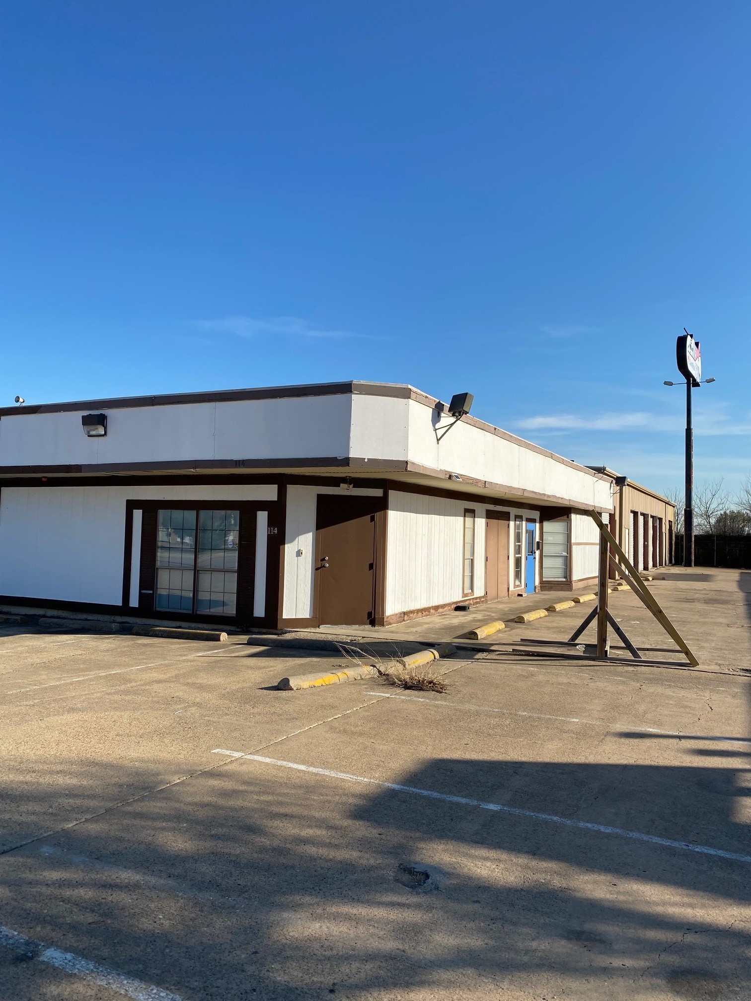 114 W Fairmeadows Drive Duncanville TX 75116
