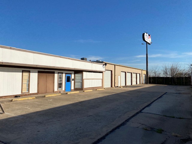 114 W Fairmeadows Drive Duncanville TX 75116