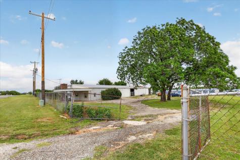 1092 W Highway 199 Springtown TX 76082