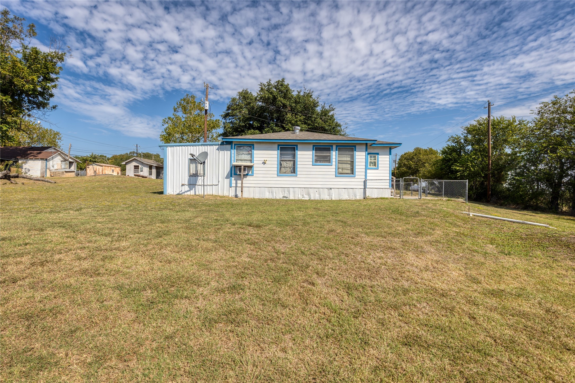 6445 W Highway 199 Springtown TX 76082