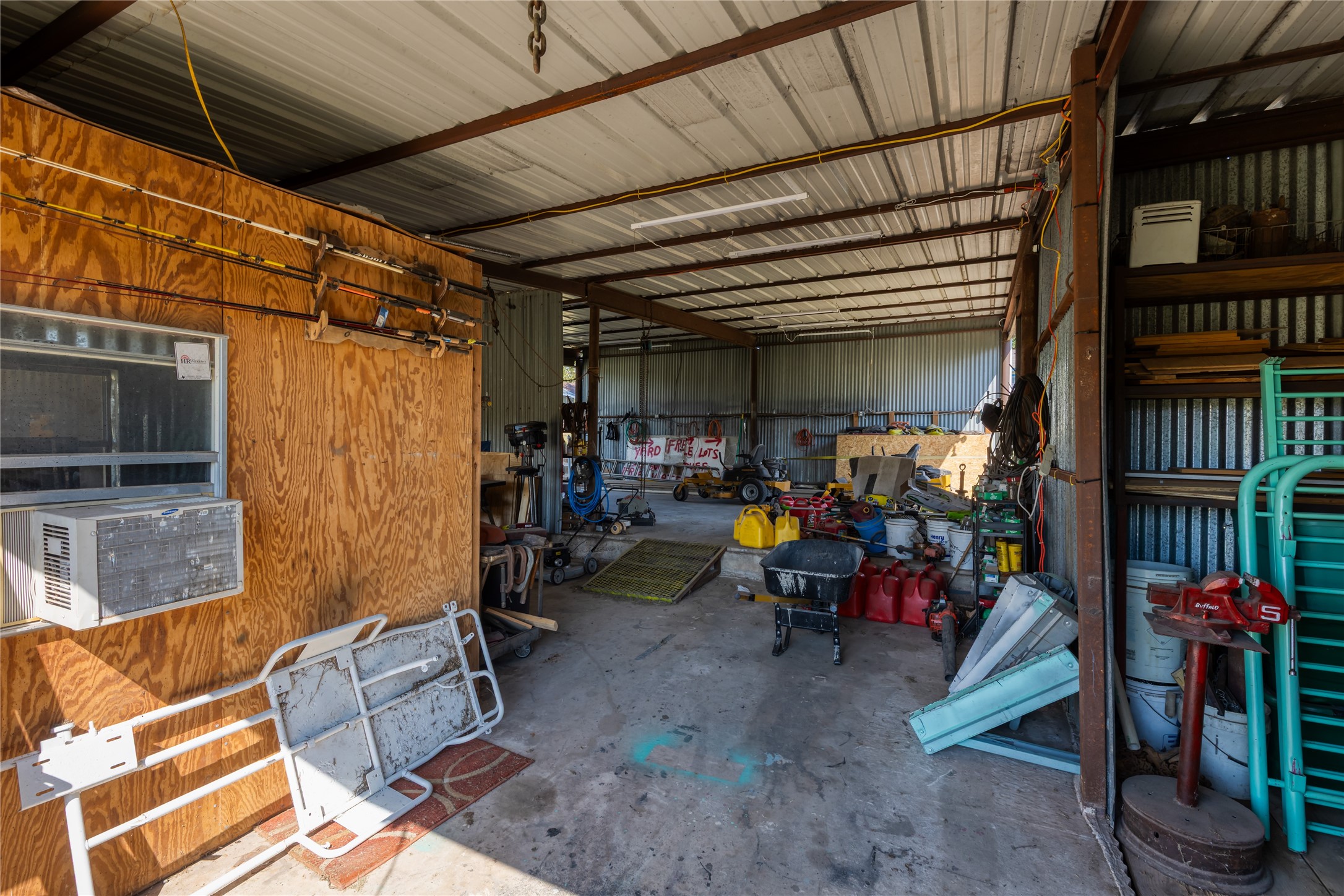 6445 W Highway 199 Springtown TX 76082