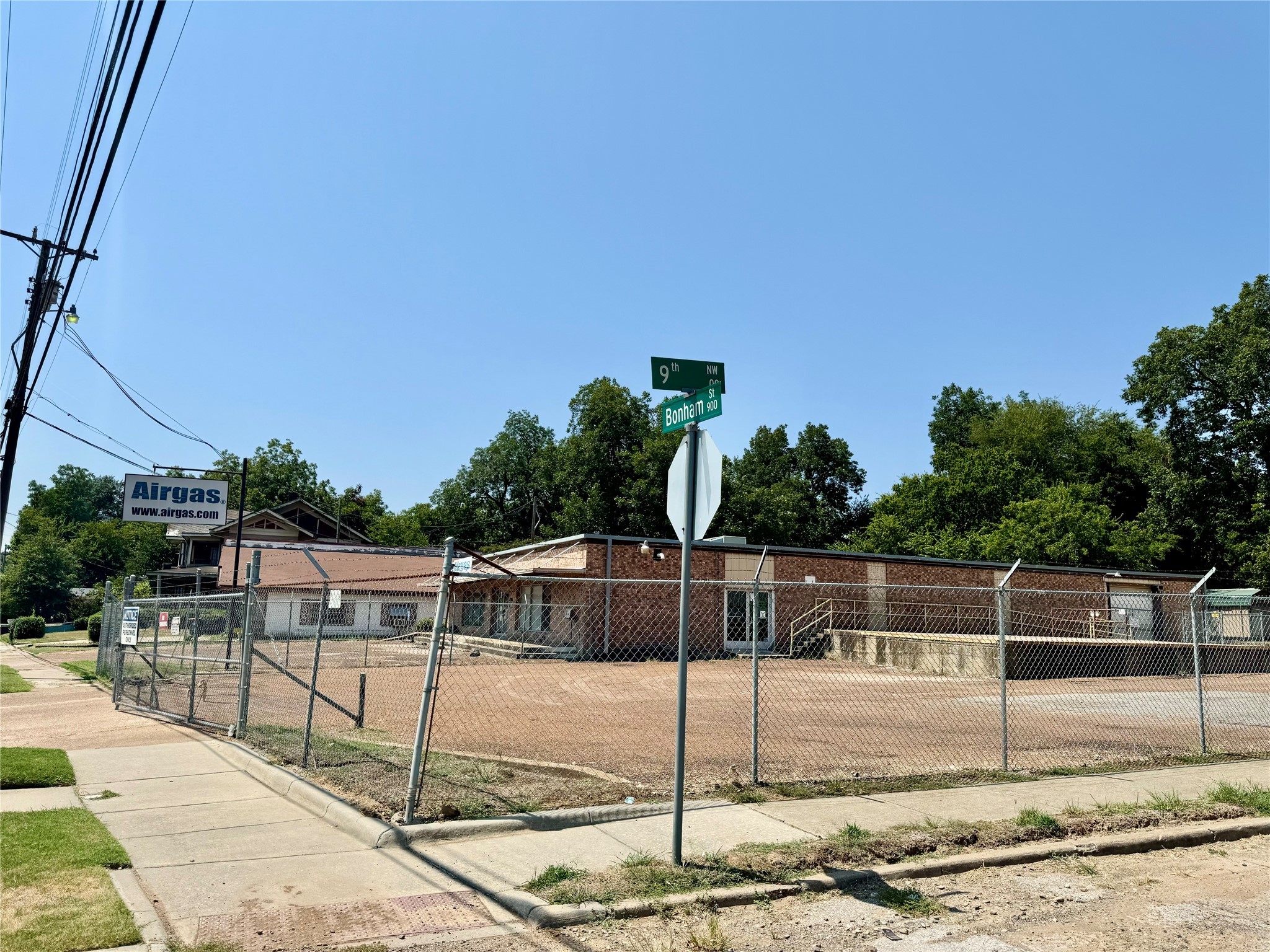 900 Bonham Street Paris TX 75460