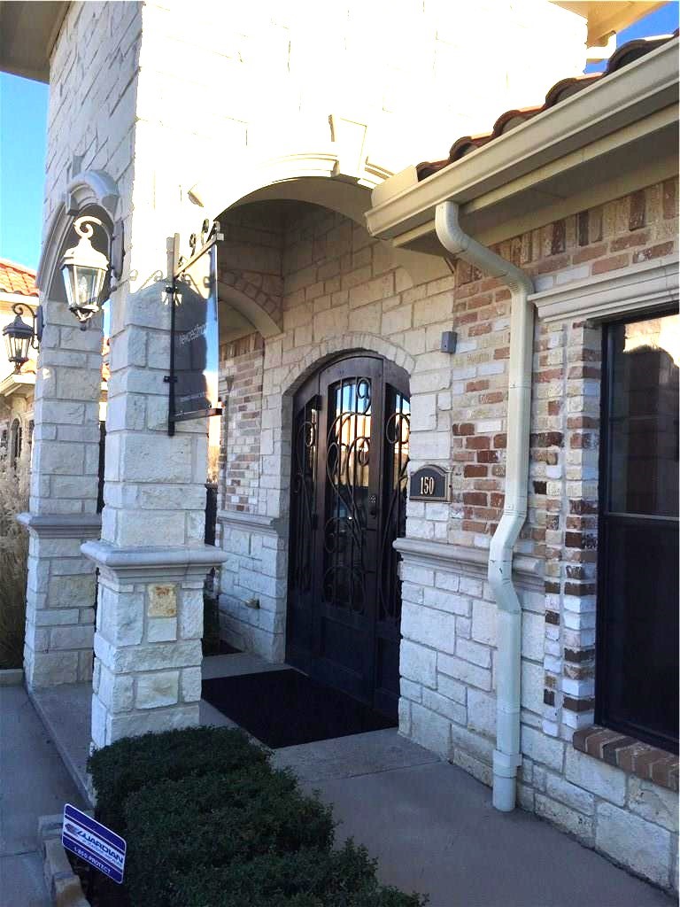 1135 Kinwest Parkway Irving TX 75063