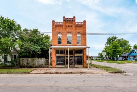 421 1/2 N Houston Avenue Denison TX 75021