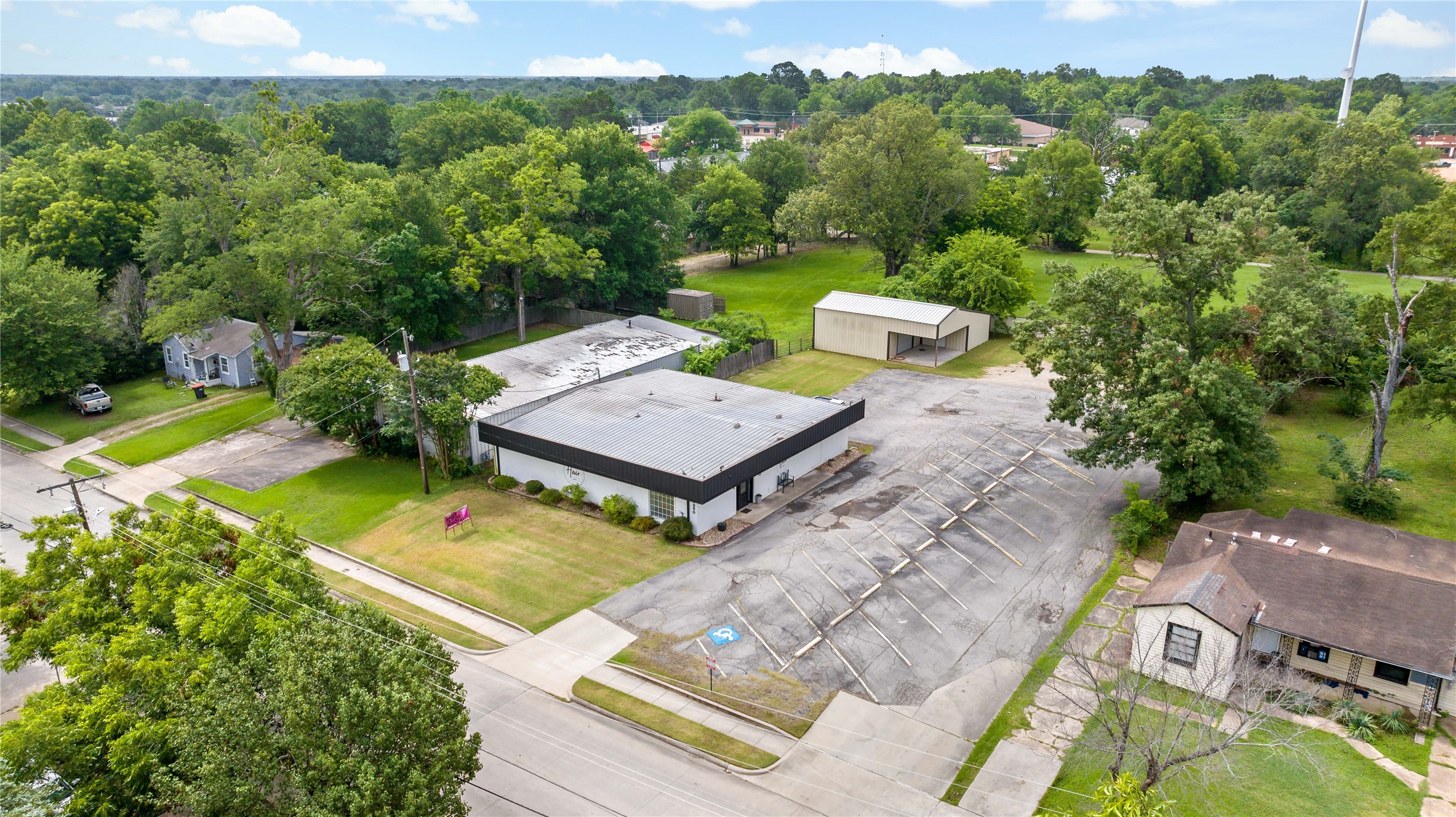 1850 Pine Bluff Street Paris TX 75460