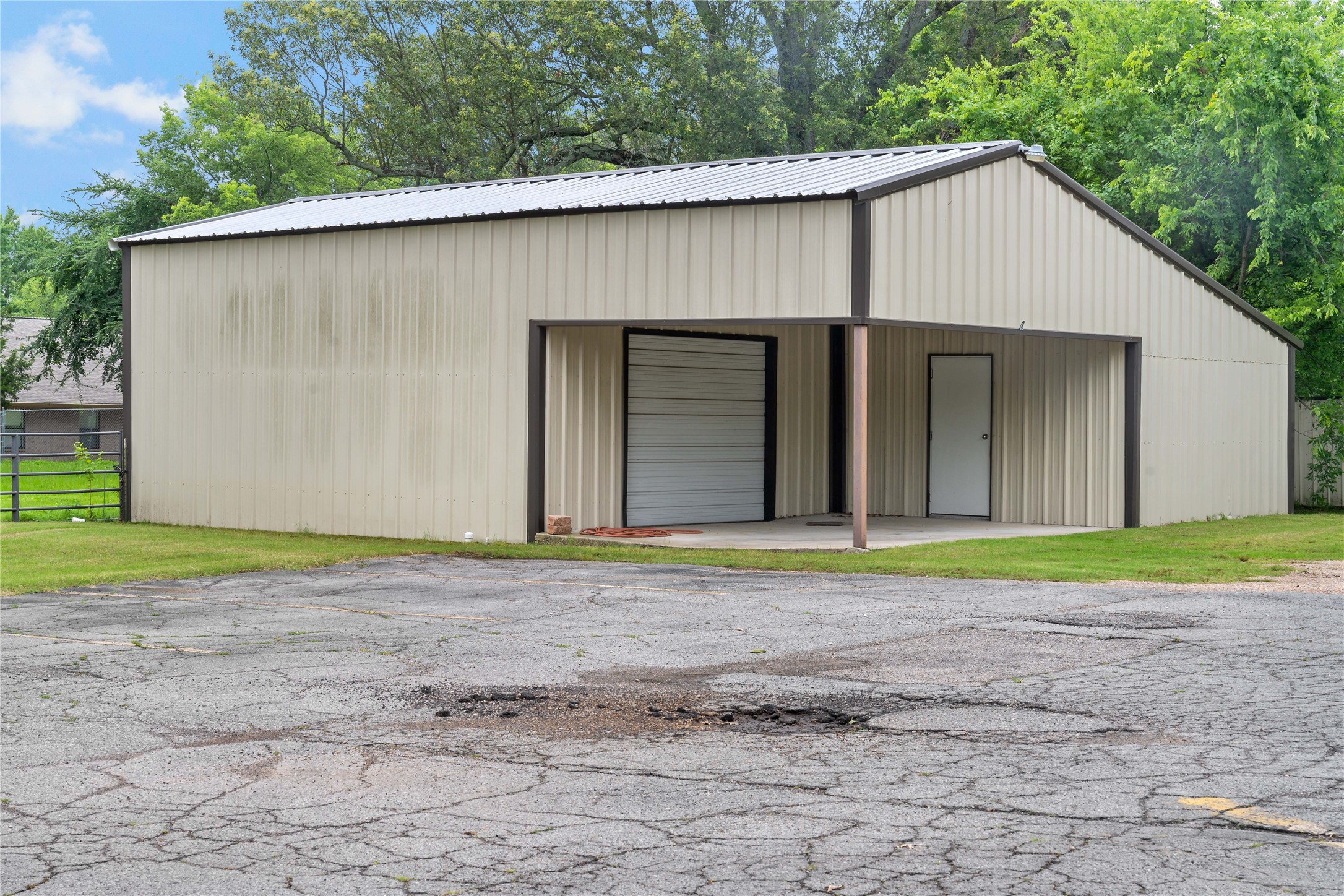 1850 Pine Bluff Street Paris TX 75460