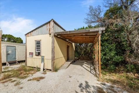 690 Highway 22 Clifton TX 76634
