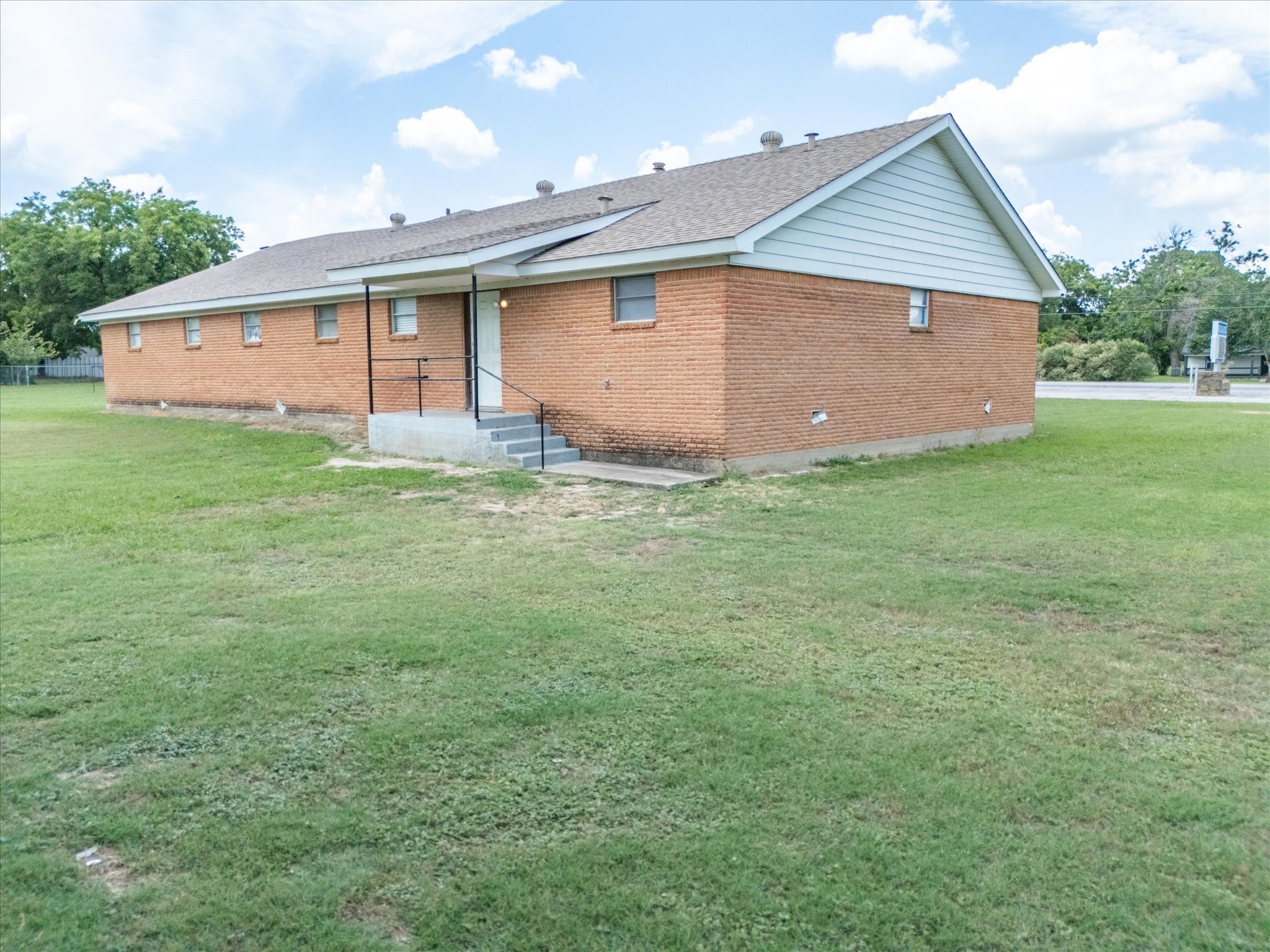 1214 N Business 287 Decatur TX 76234