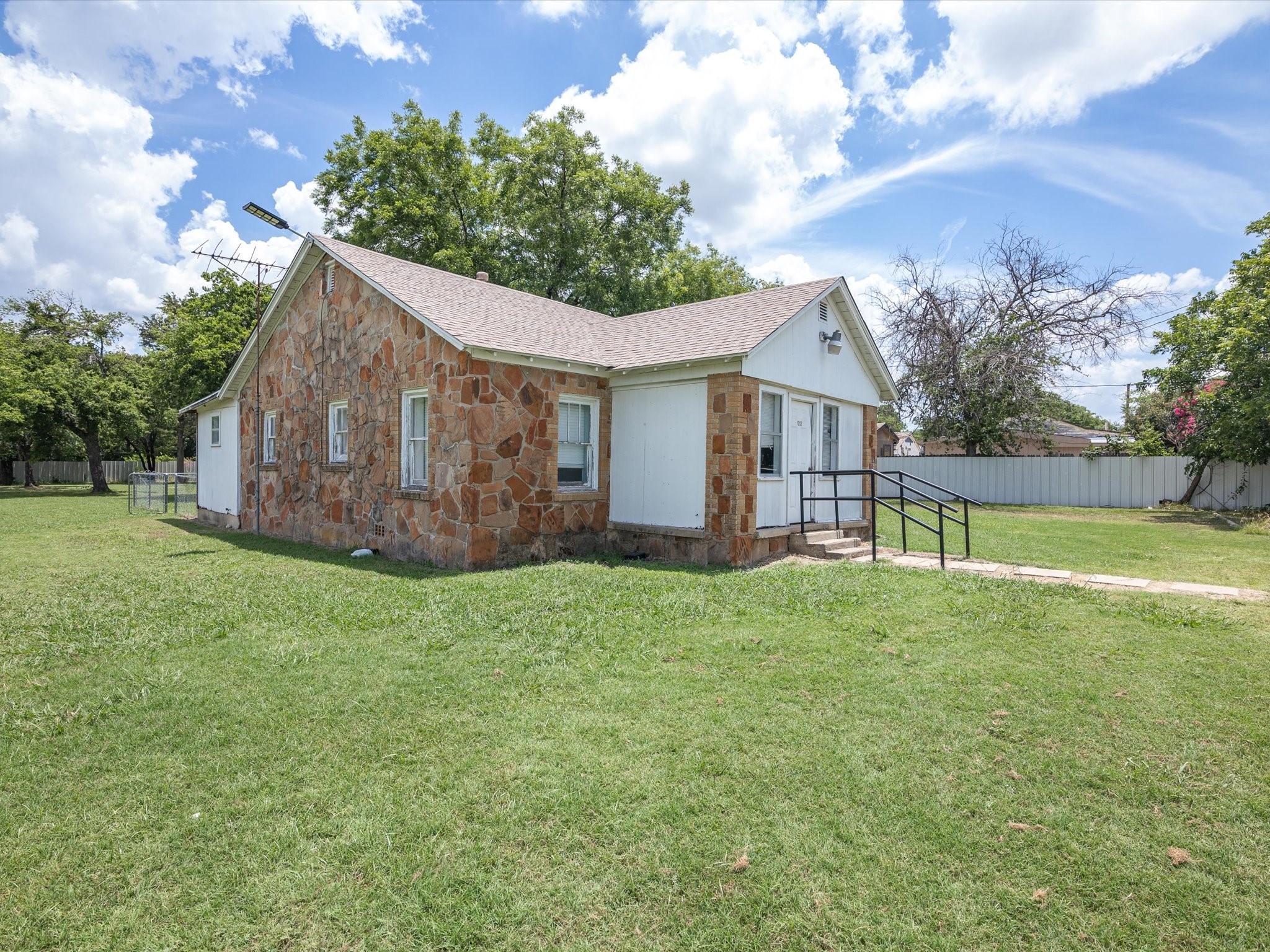 1214 N Business 287 Decatur TX 76234