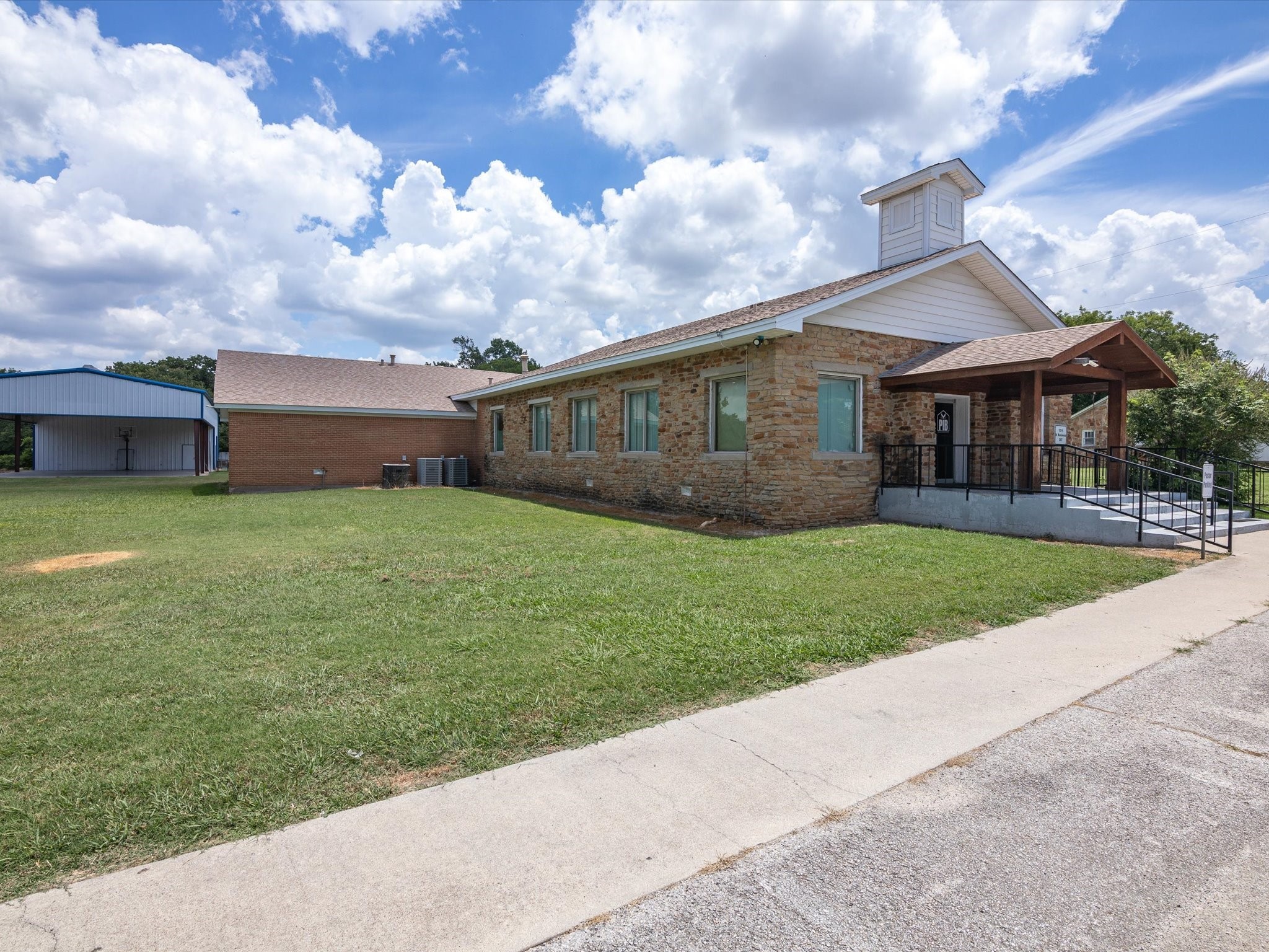 1214 N Business 287 Decatur TX 76234