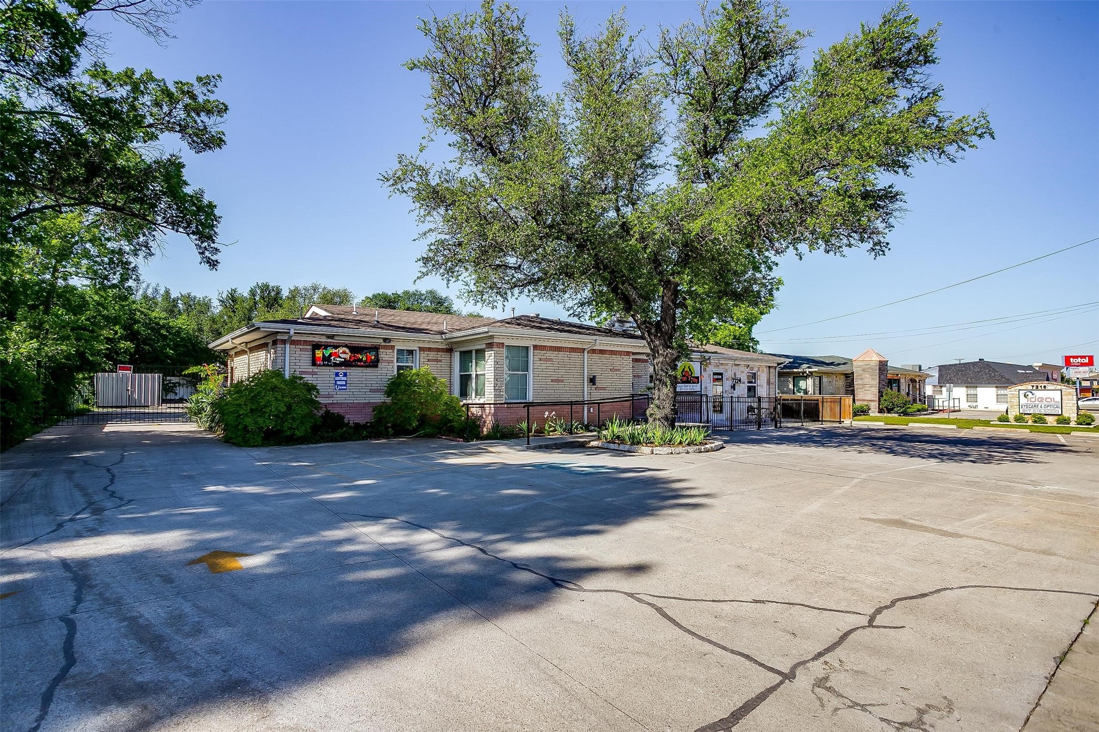 7224 Glenview Drive Richland Hills TX 76180