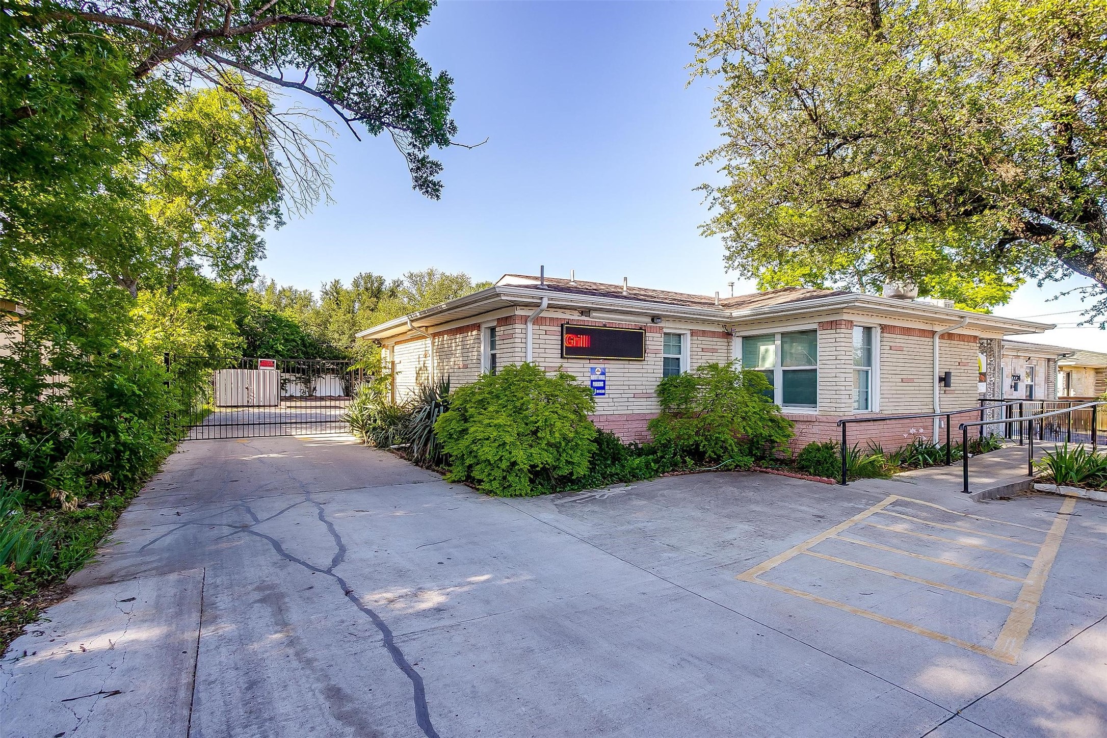 7224 Glenview Drive Richland Hills TX 76180