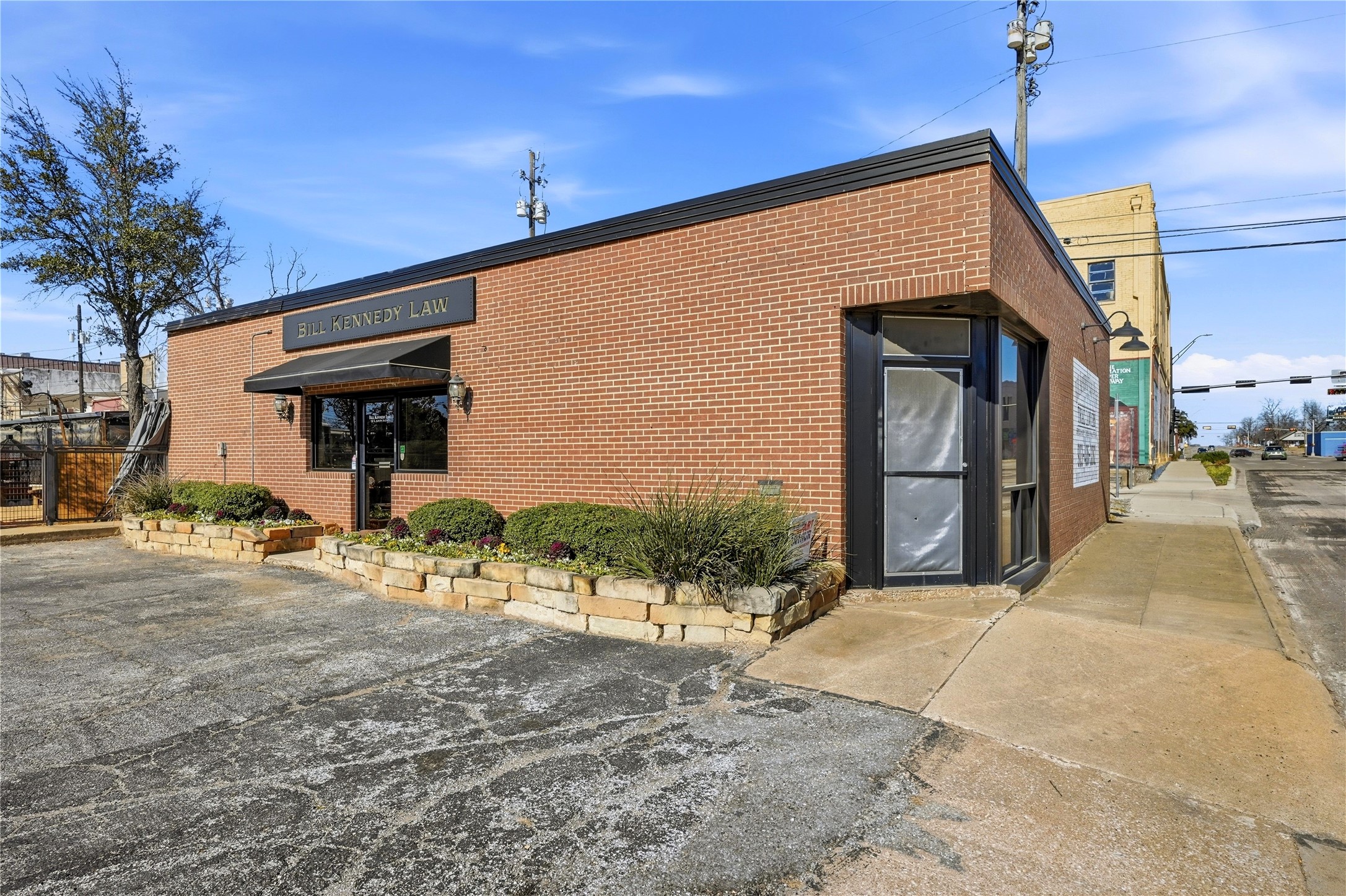 121 S Austin Avenue Denison TX 75020
