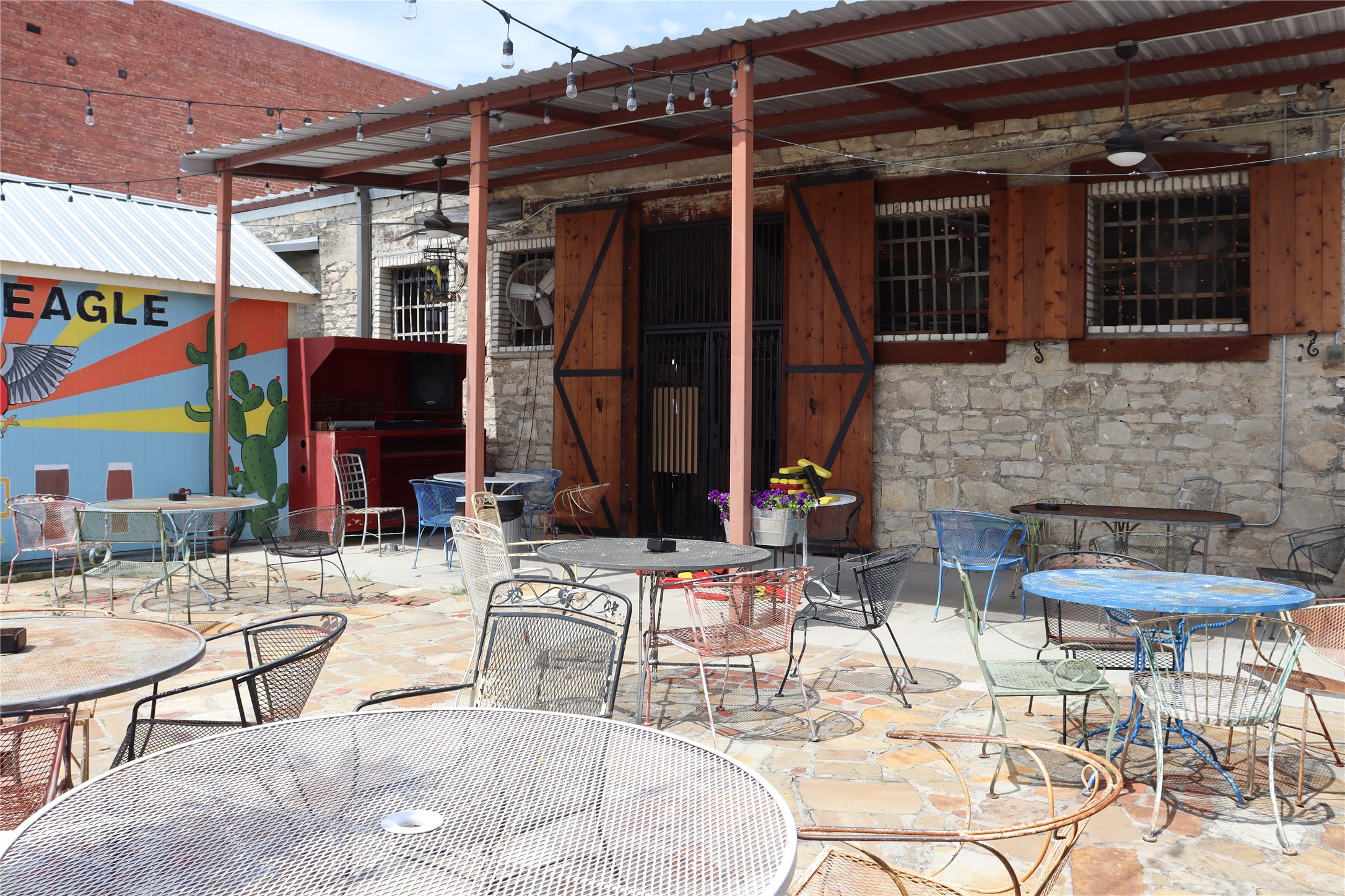 120/124 N Austin Street Comanche TX 76442