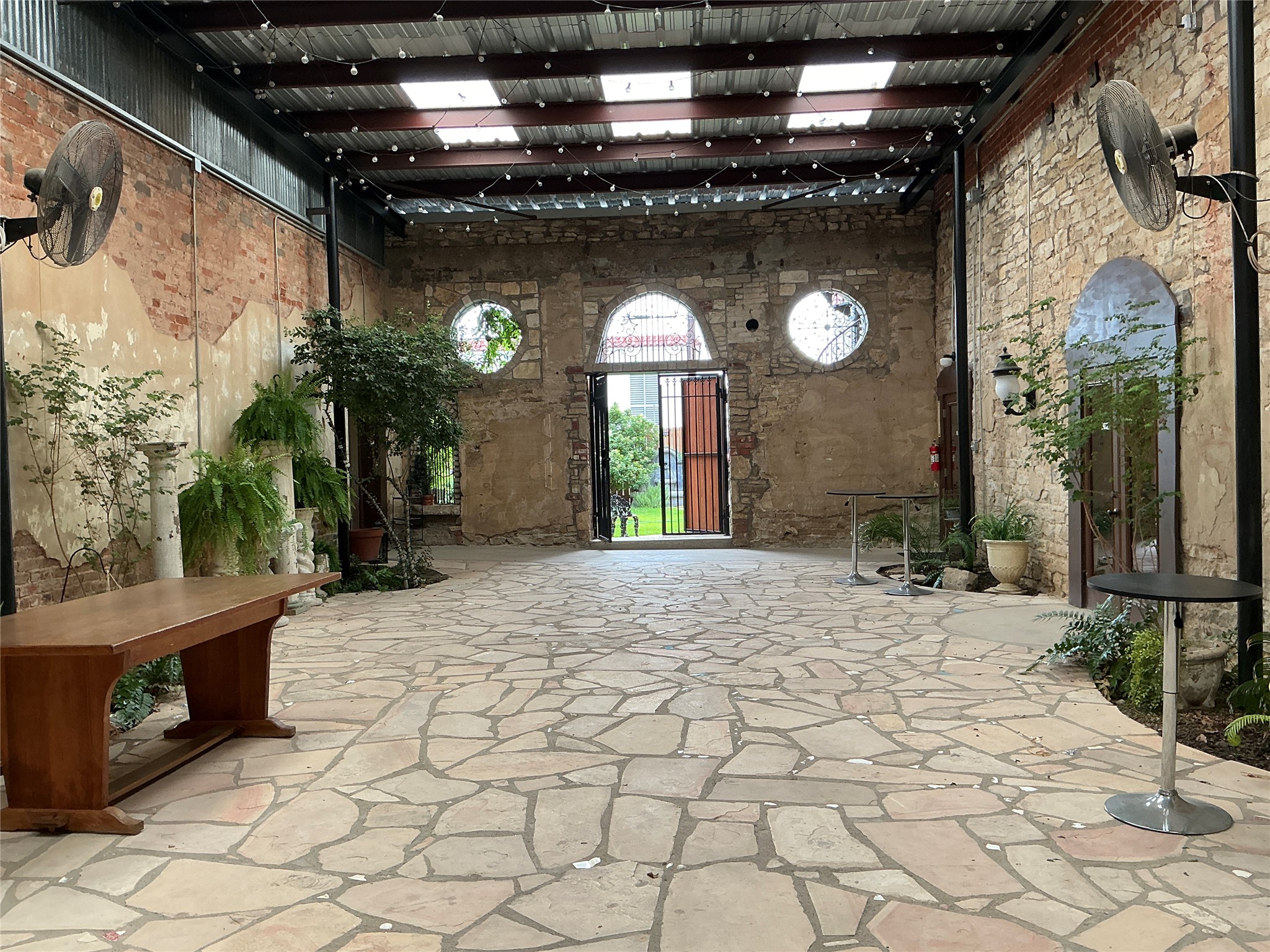 120/124 N Austin Street Comanche TX 76442