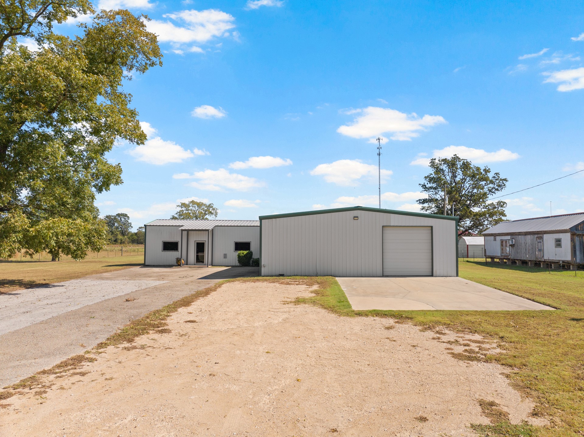 9108 N Us Highway 271 Gilmer TX 75644