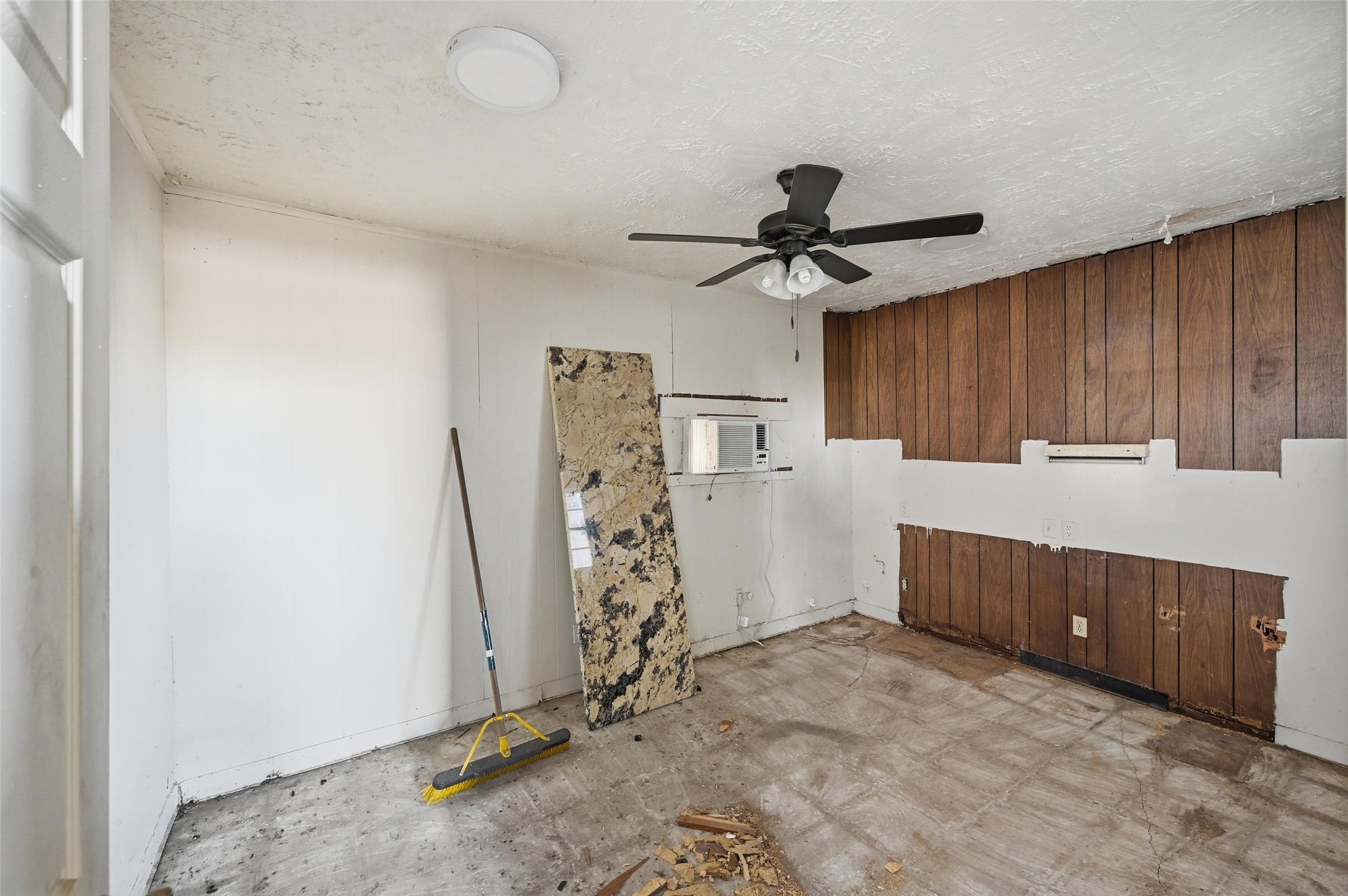 4140 Mansfield Highway Forest Hill TX 76119