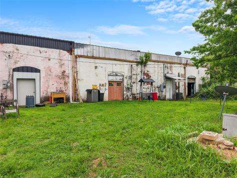 112 Gassaway Avenue Lott TX 76656