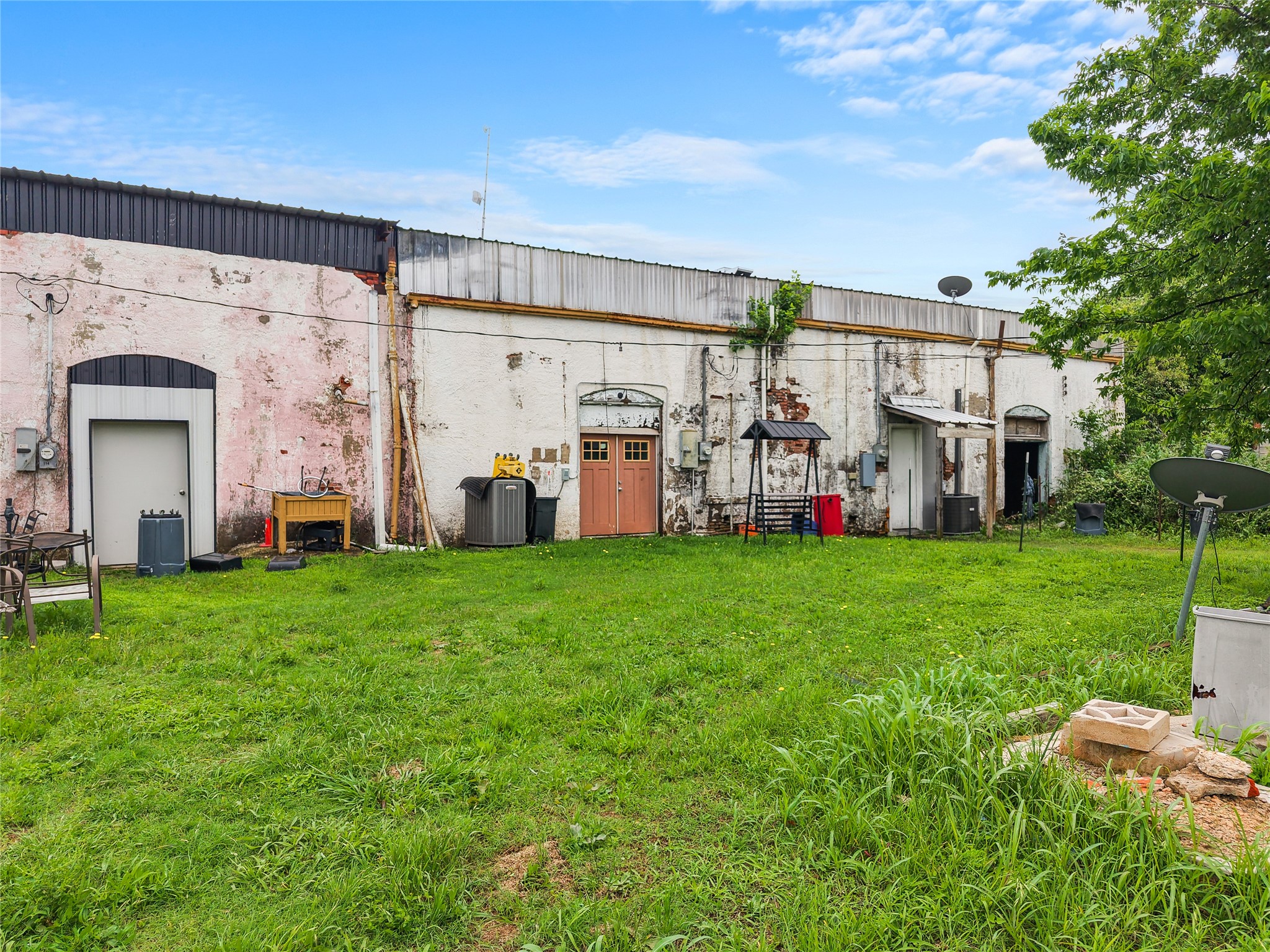 112 Gassaway Avenue Lott TX 76656