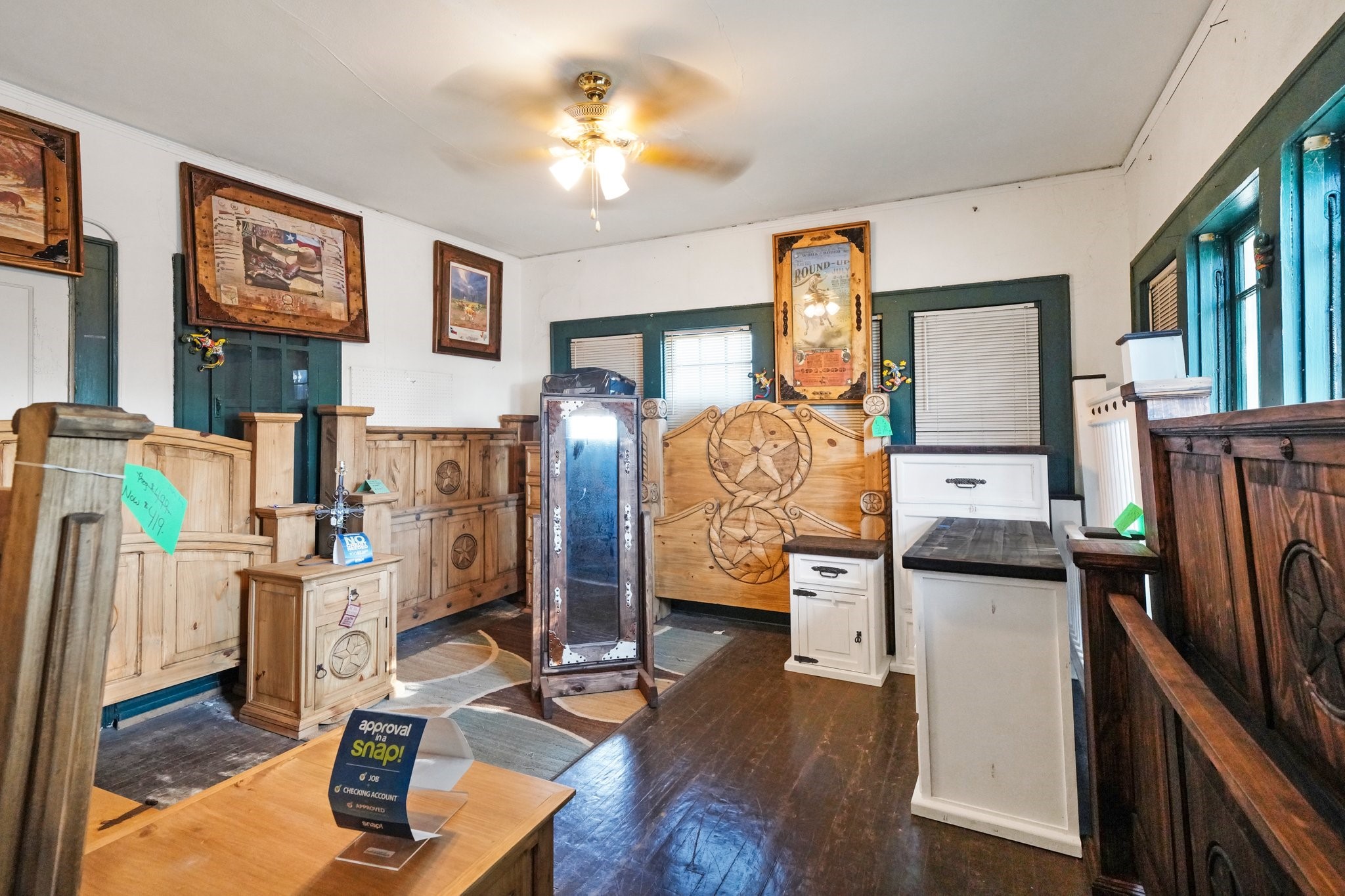 1001 E Hubbard Street Mineral Wells TX 76067