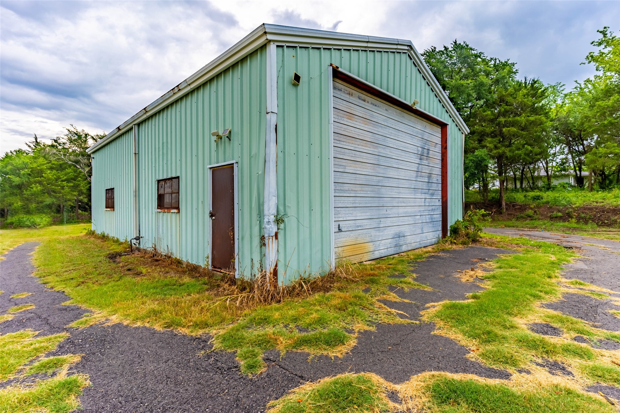 1021 W Grove Street Kaufman TX 75142