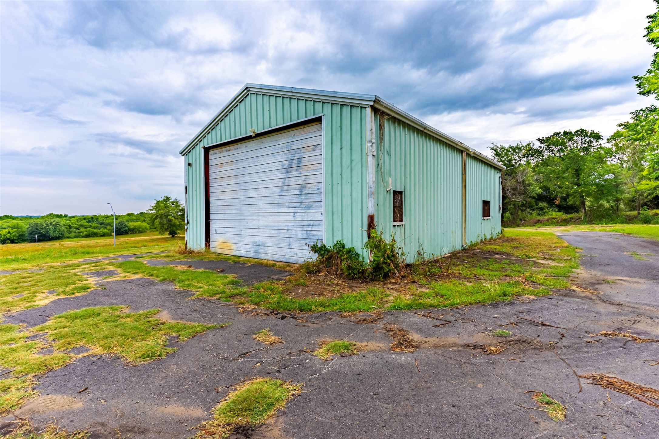 1021 W Grove Street Kaufman TX 75142