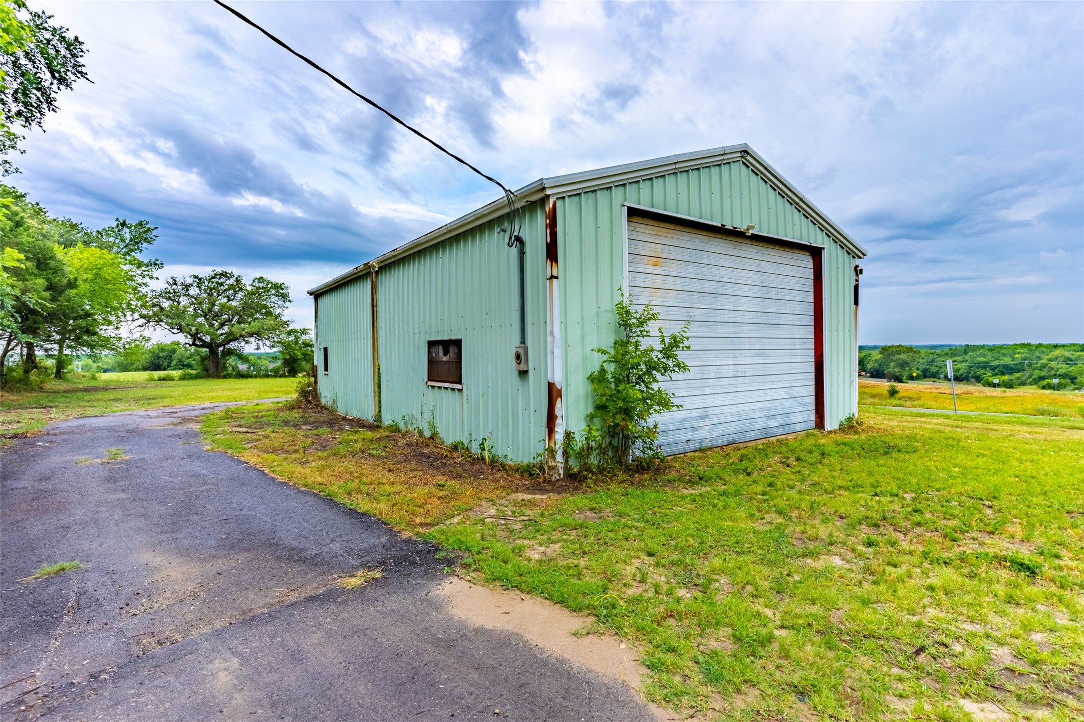 1021 W Grove Street Kaufman TX 75142