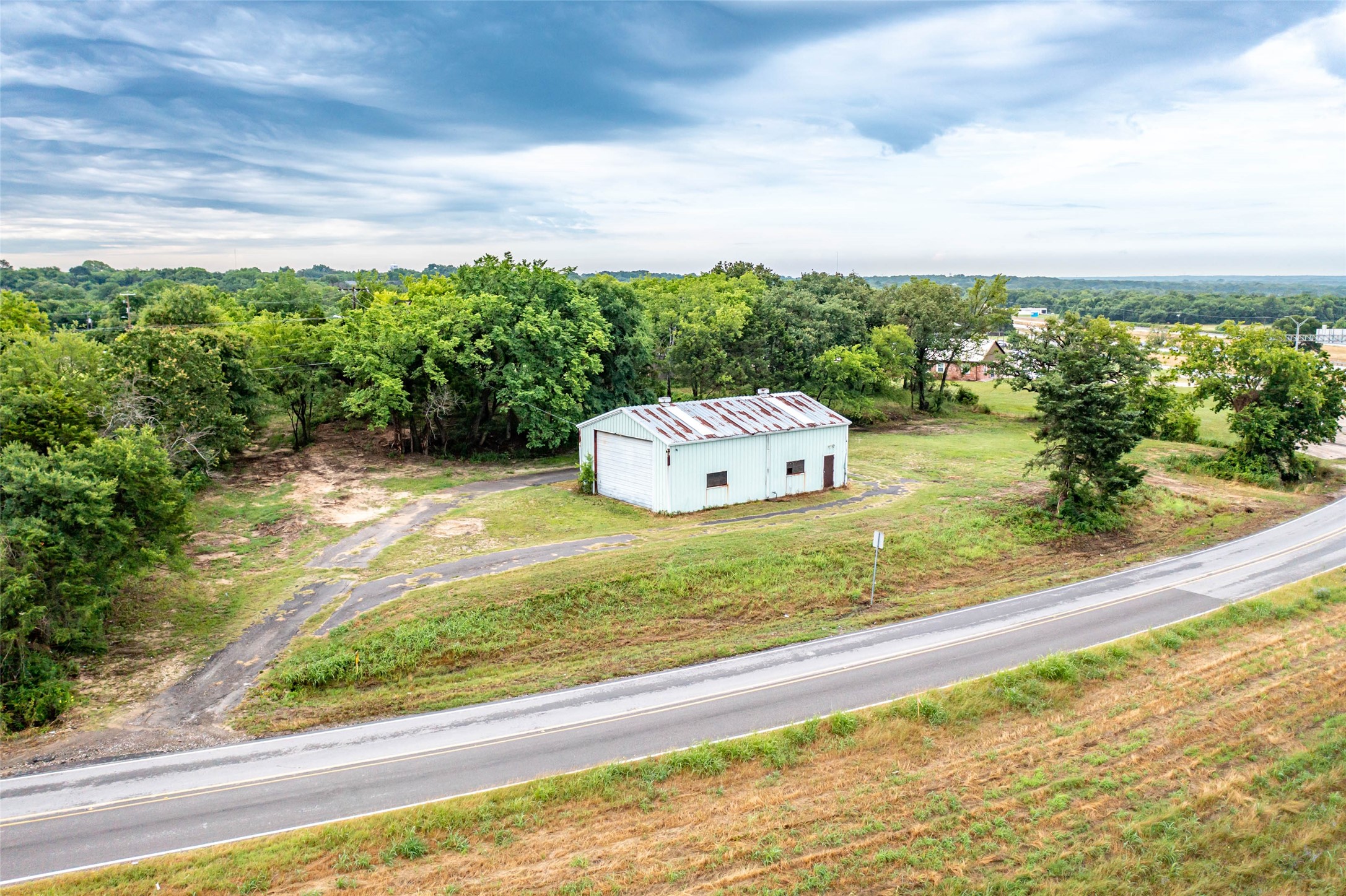 1021 W Grove Street Kaufman TX 75142