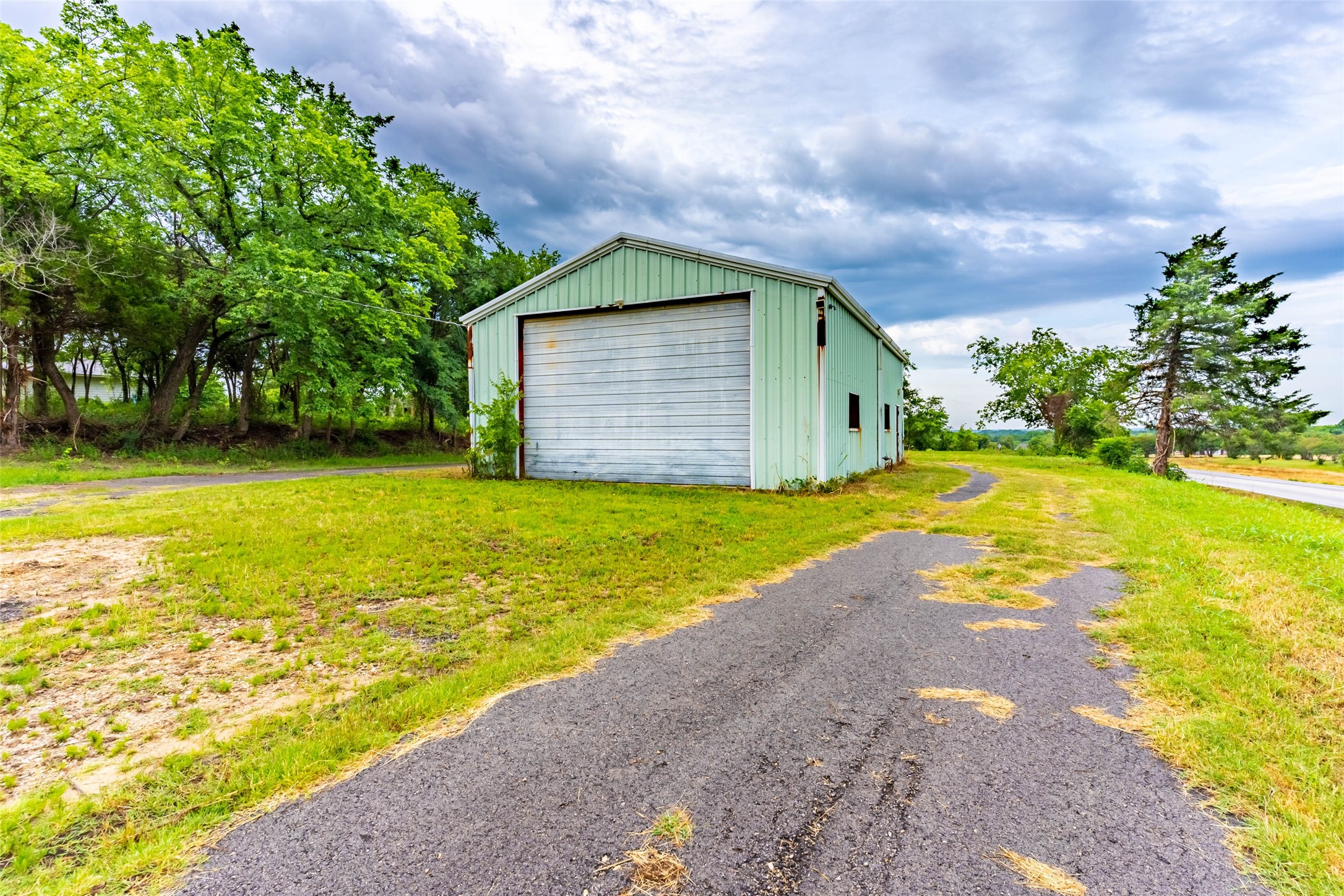 1021 W Grove Street Kaufman TX 75142