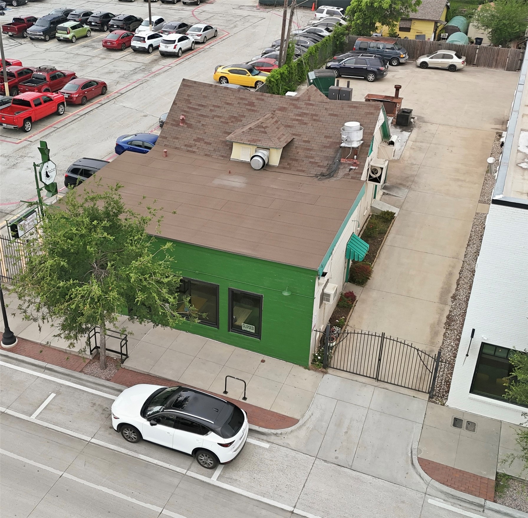 810 S Main Street Fort Worth TX 76104