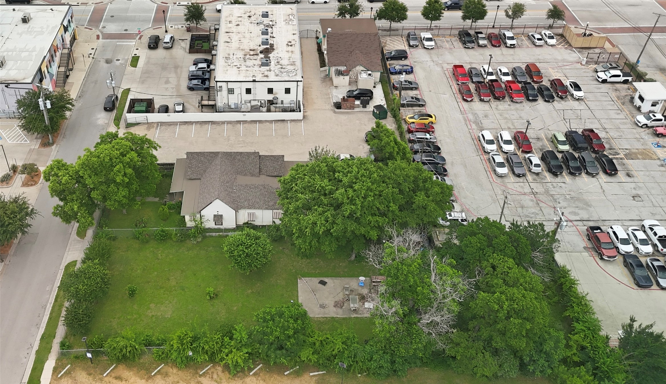 810 S Main Street Fort Worth TX 76104