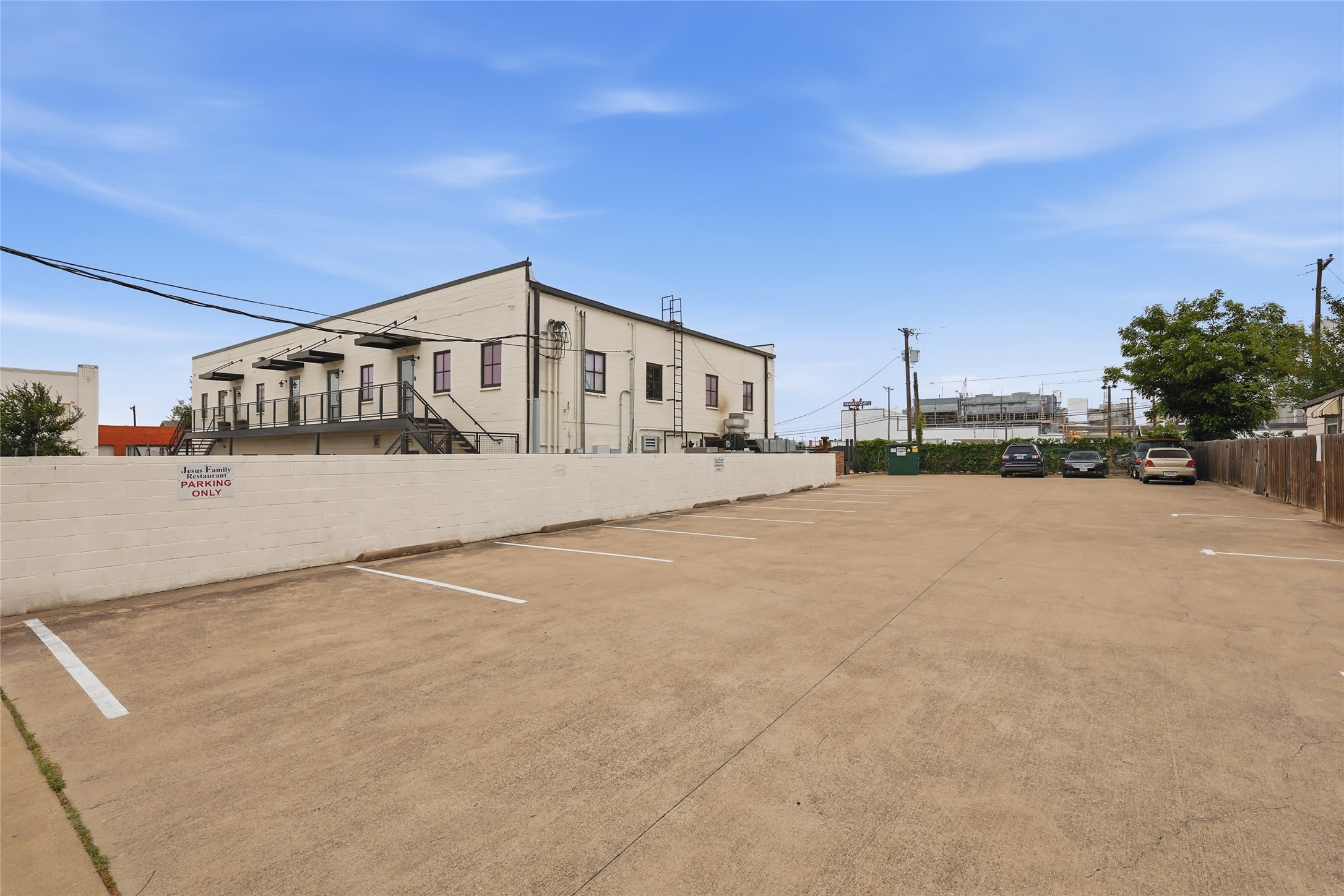 810 S Main Street Fort Worth TX 76104
