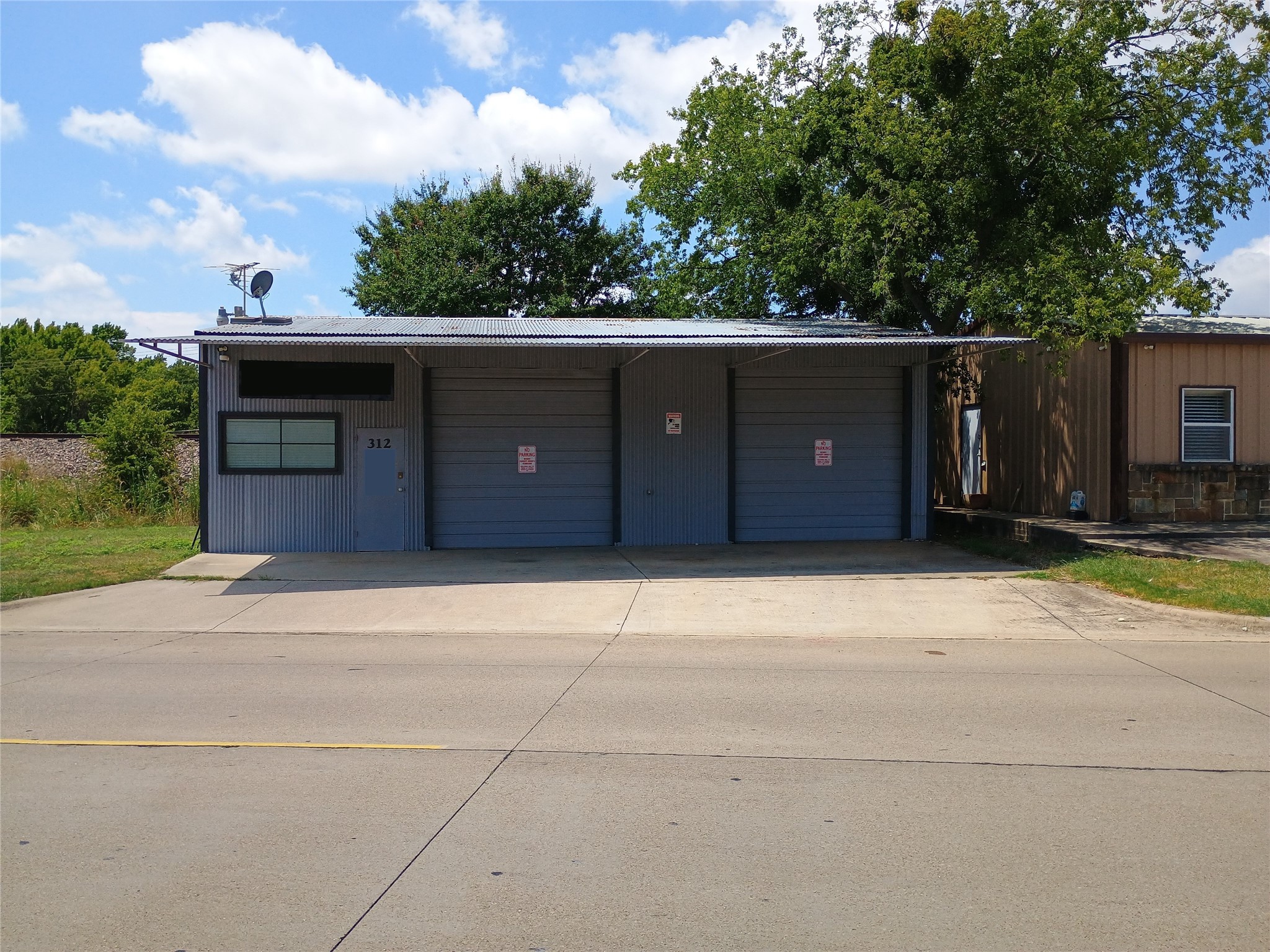 312 S Hampton Road Crowley TX 76036