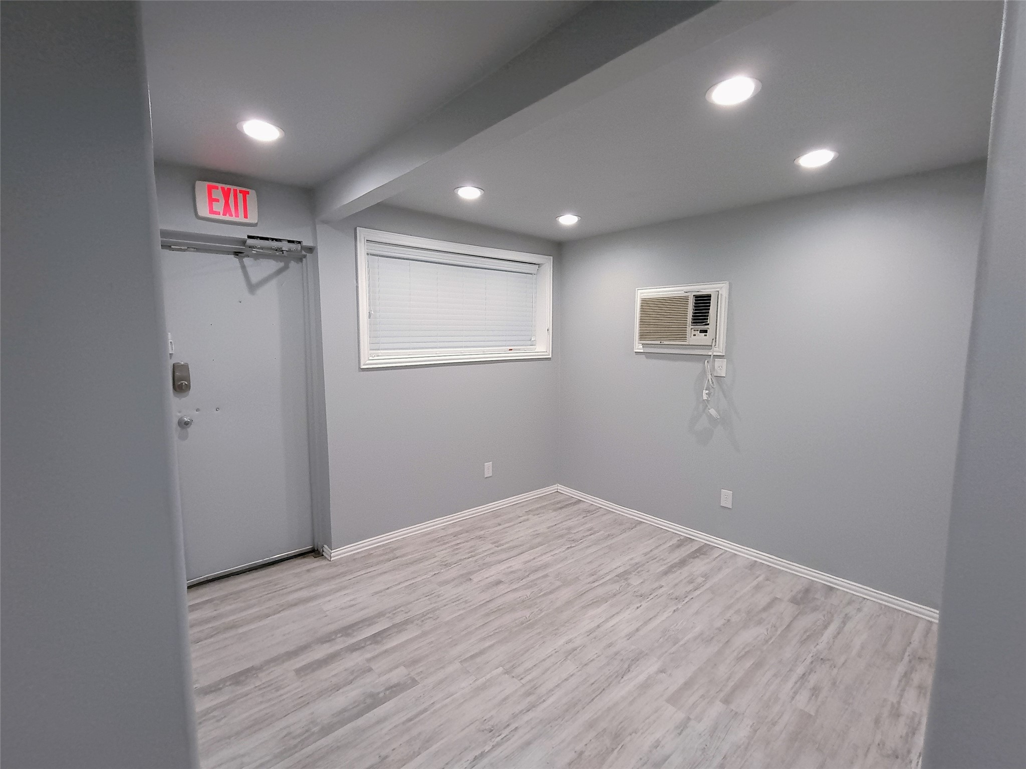 312 S Hampton Road Crowley TX 76036