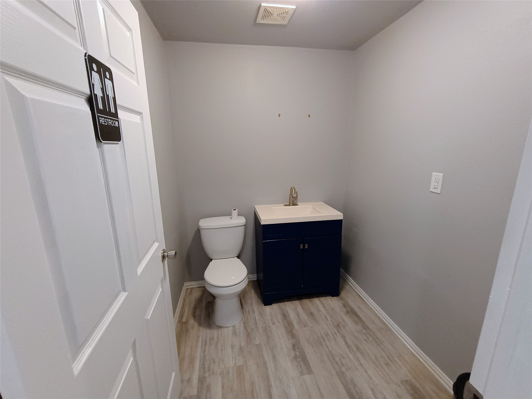 312 S Hampton Road Crowley TX 76036