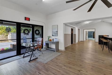 1806 W Pearl Street Granbury TX 76048