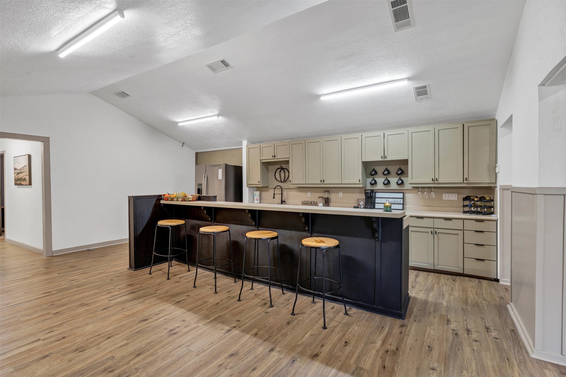 1806 W Pearl Street Granbury TX 76048