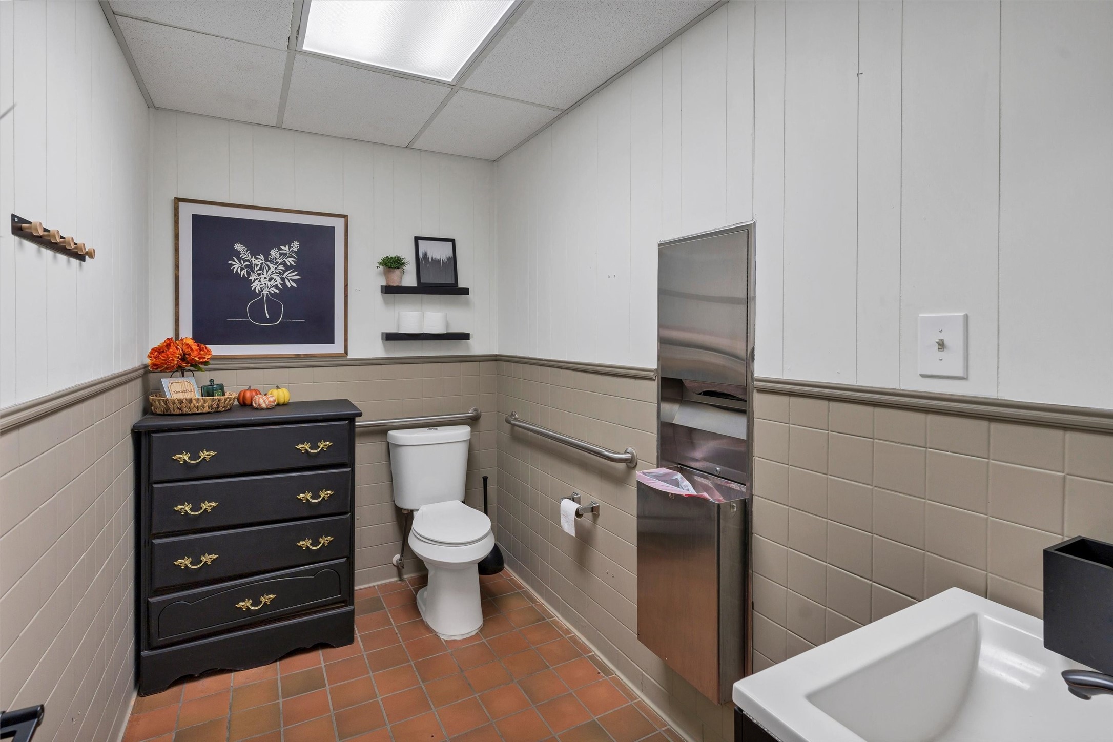 1806 W Pearl Street Granbury TX 76048