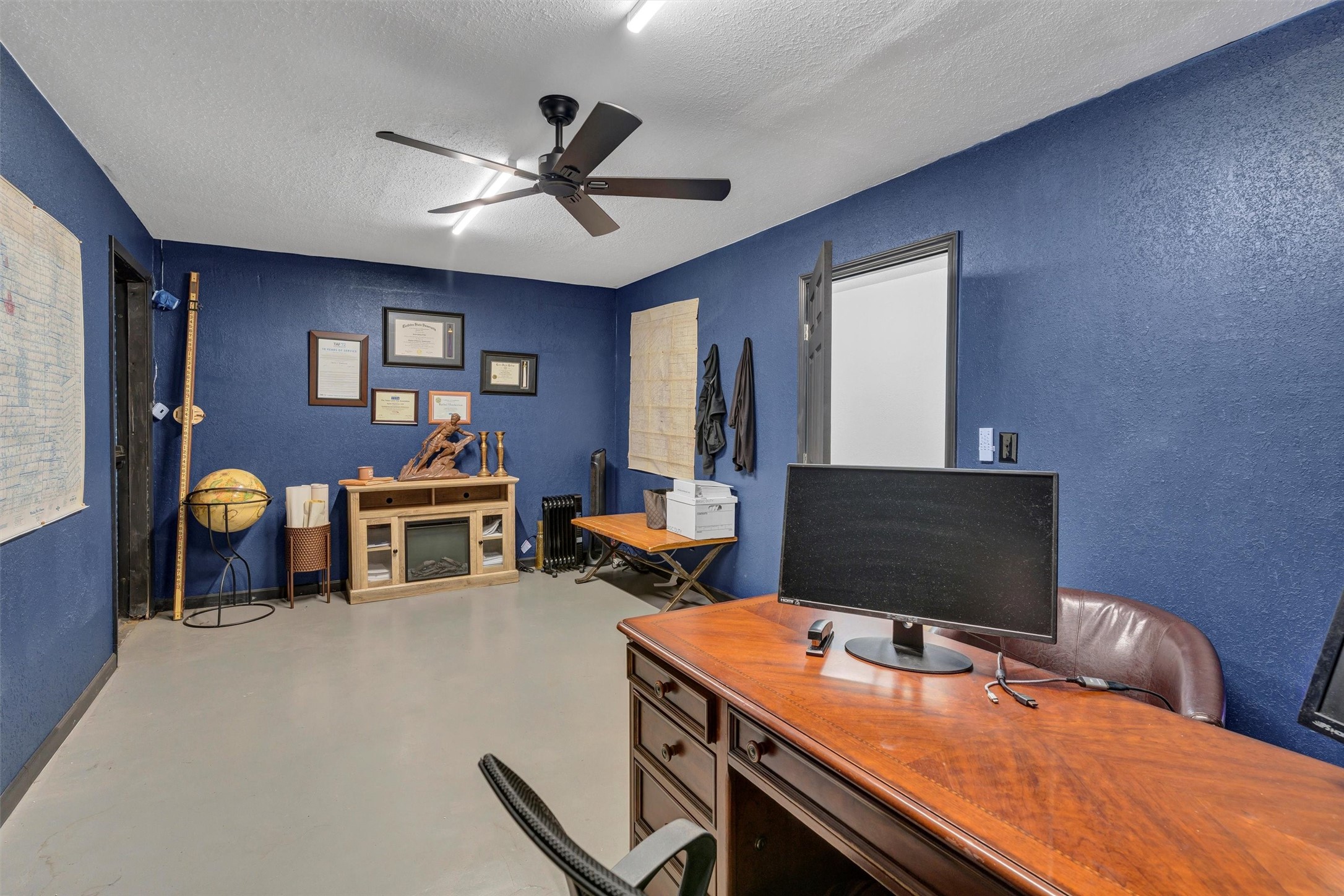 1806 W Pearl Street Granbury TX 76048
