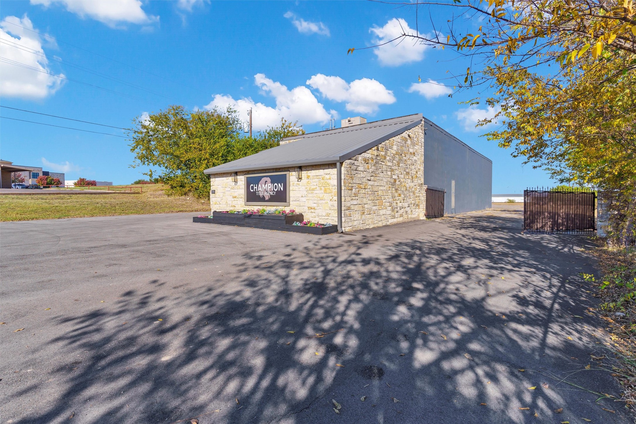 1806 W Pearl Street Granbury TX 76048