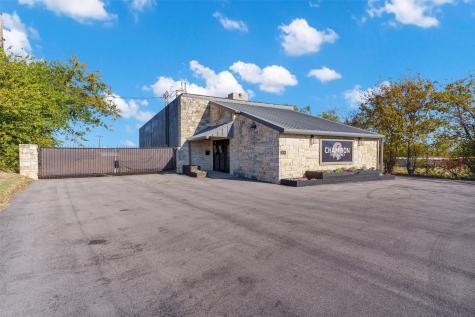1806 W Pearl Street Granbury TX 76048