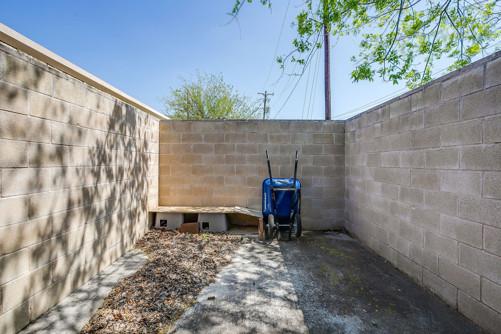 605 Calinco Drive Granbury TX 76048