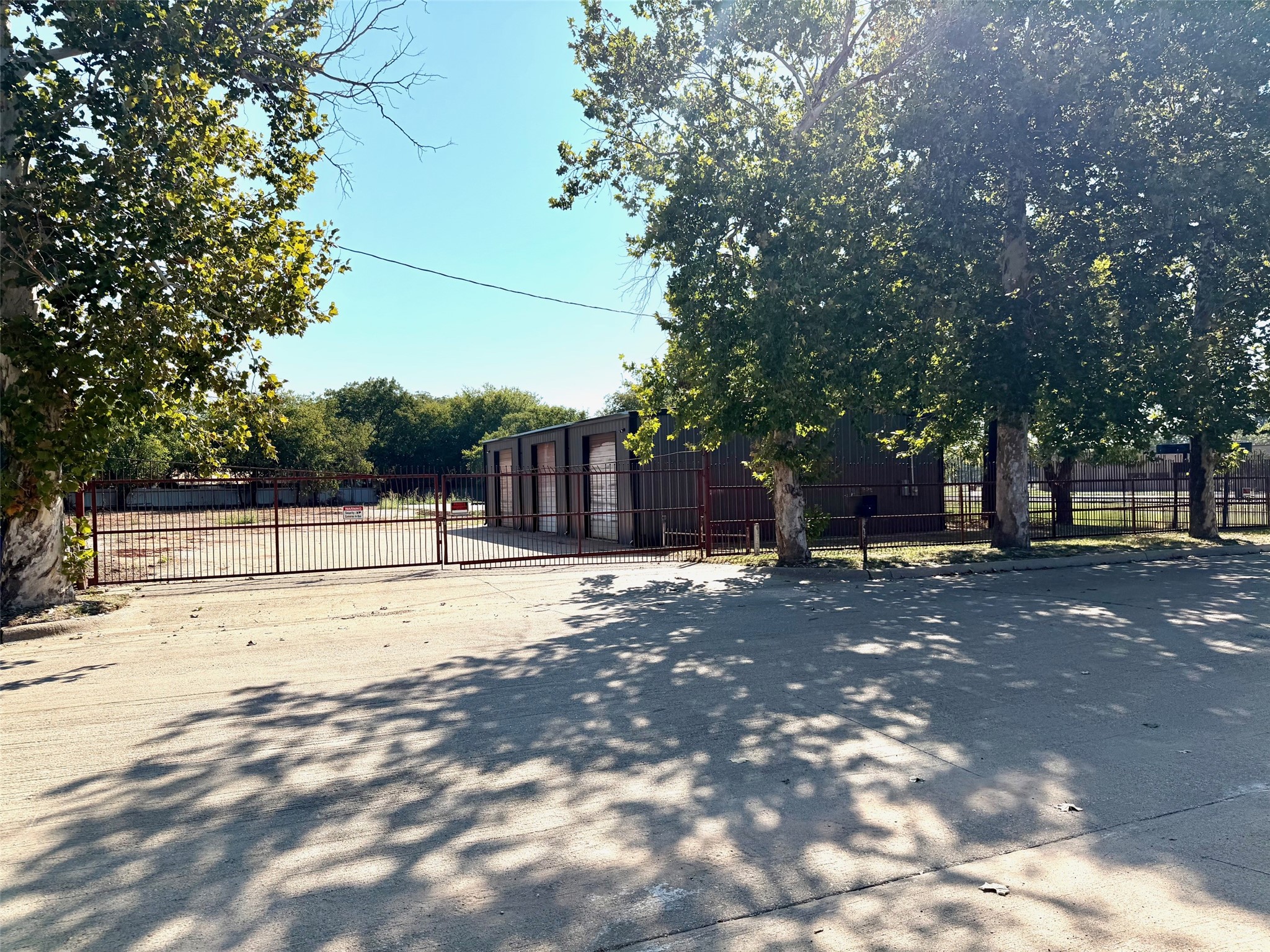 614 N Crockett Street Granbury TX 76048