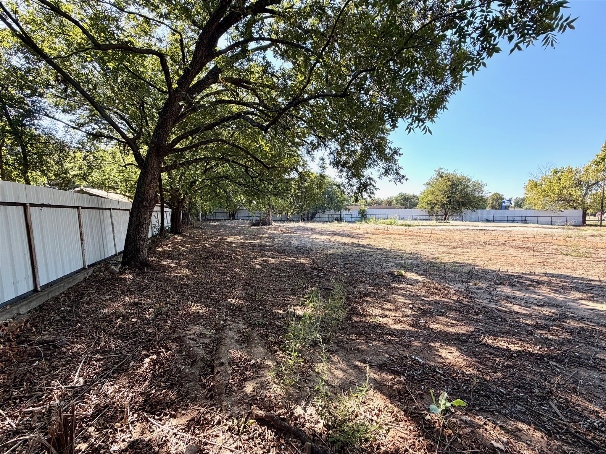 614 N Crockett Street Granbury TX 76048