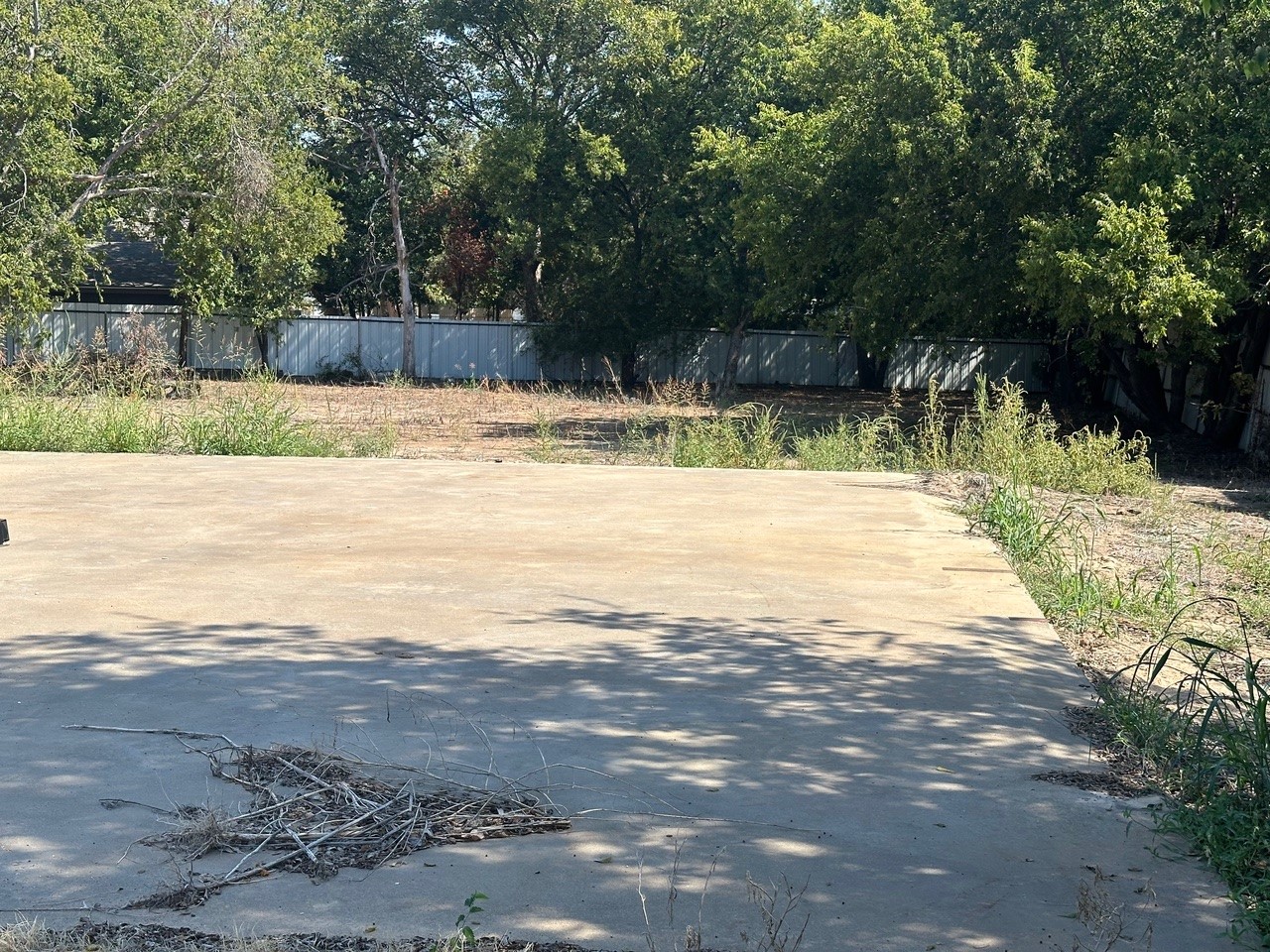 614 N Crockett Street Granbury TX 76048