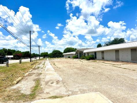 1108 W Kilpatrick Street Cleburne TX 76033
