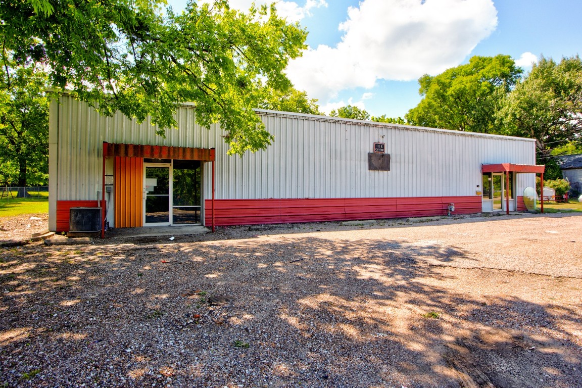 111 S Center Street Bonham TX 75418