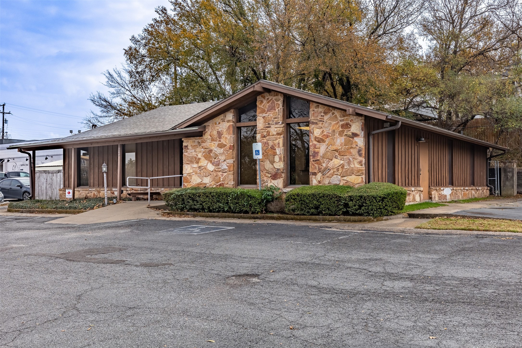 825 N Crockett Street Sherman TX 75090