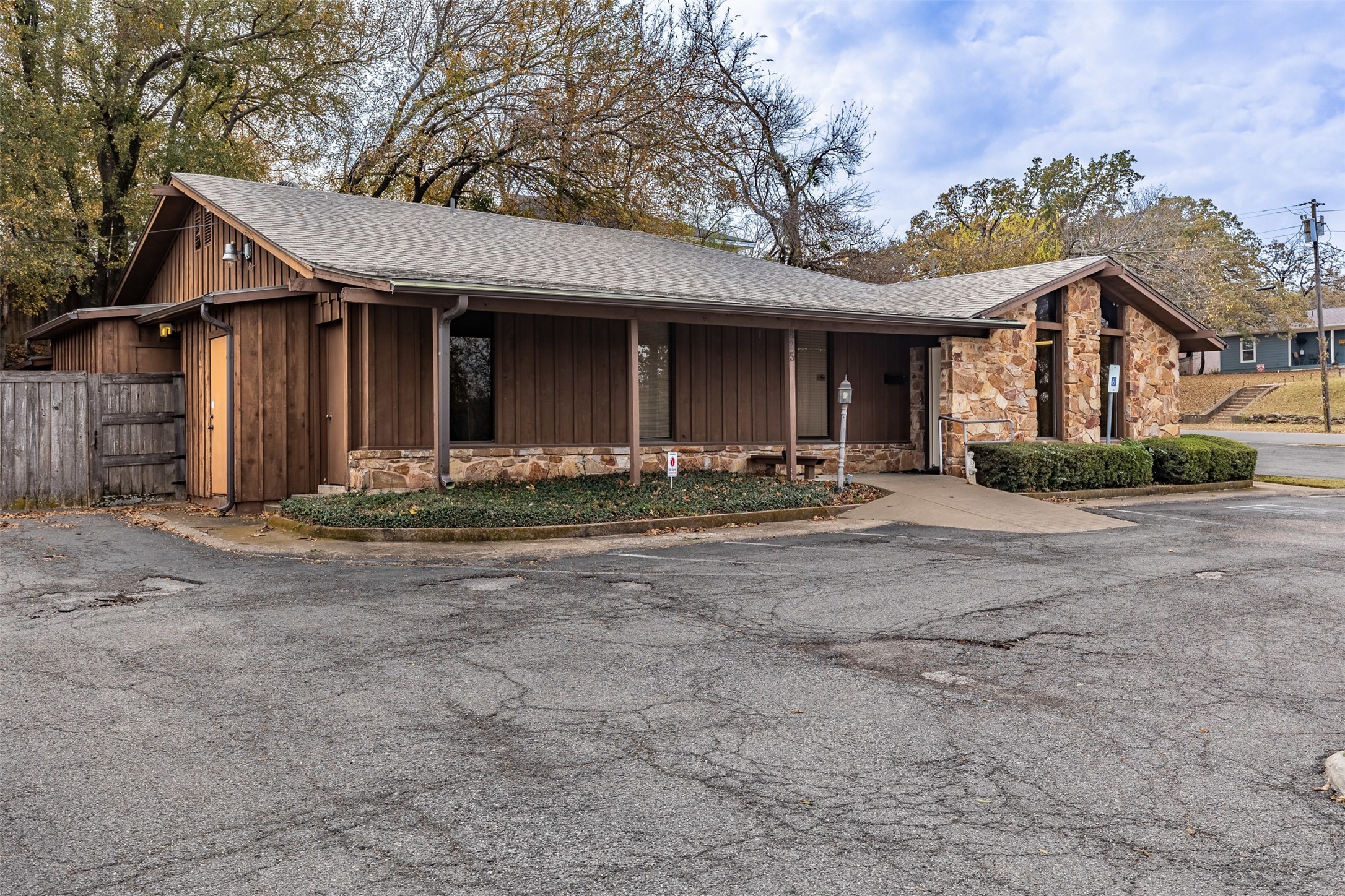 825 N Crockett Street Sherman TX 75090